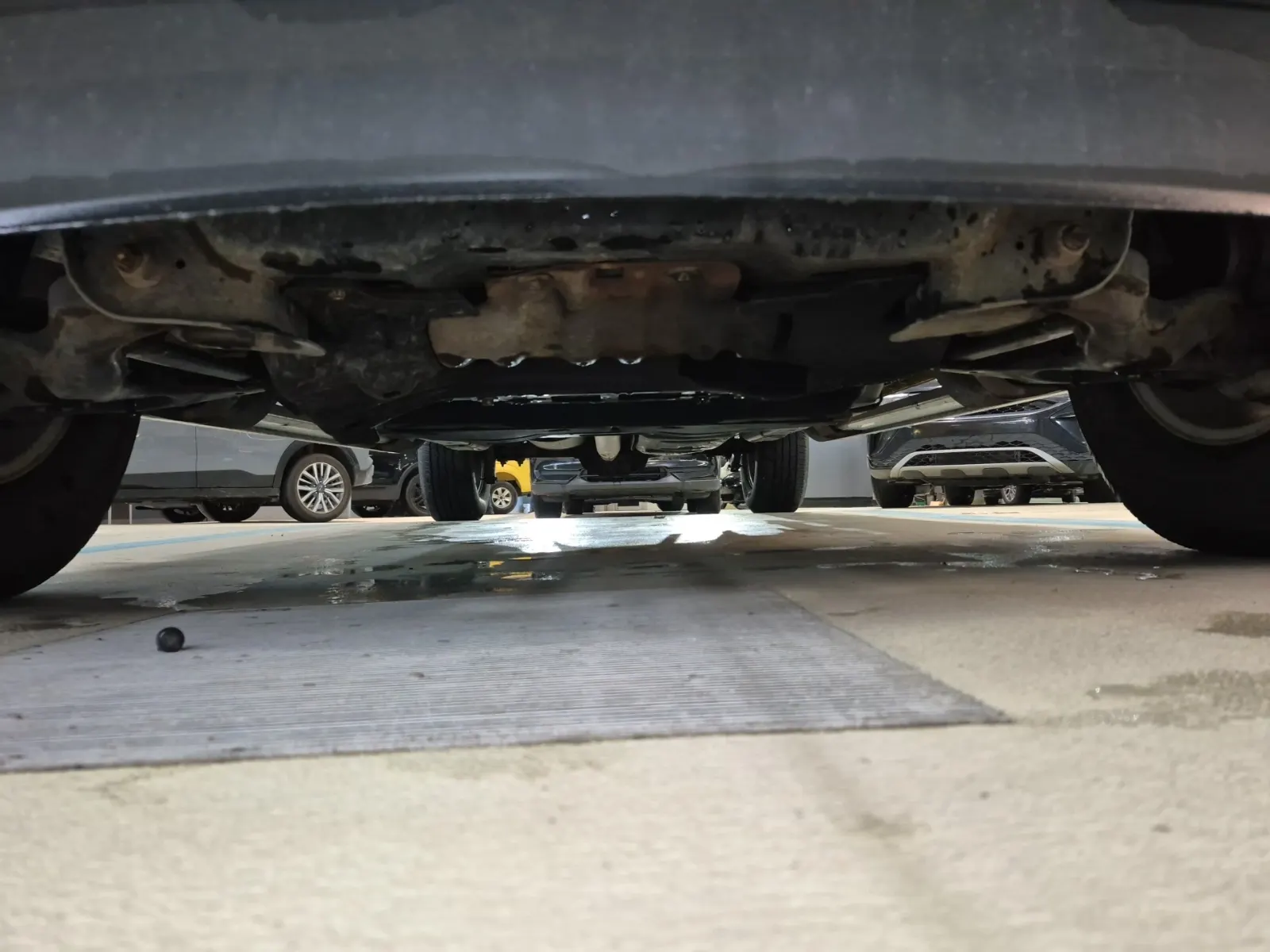 Undercarriage - Front Photo