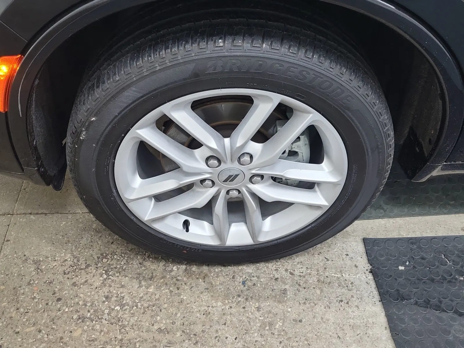 Right Front Wheel/Tire Photo