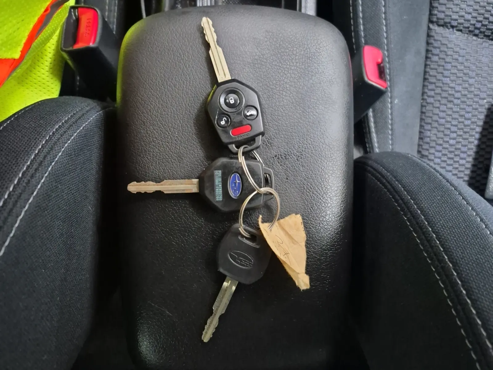 Keys/Fobs/Manual Photo