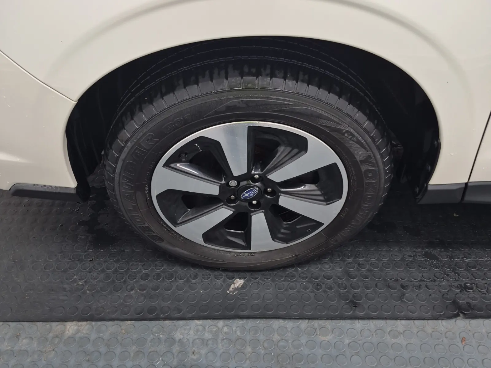 Front driver wheel/tire photo