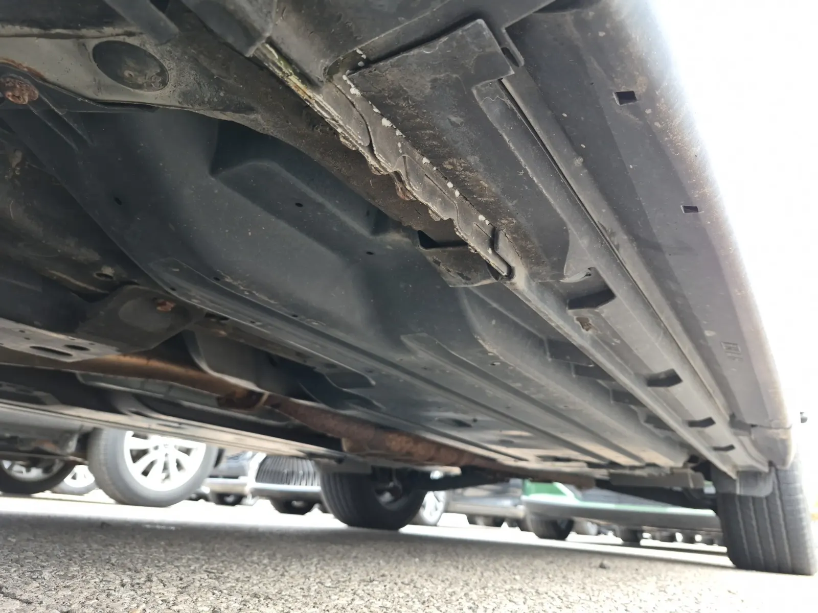 Undercarriage - Driver Photo