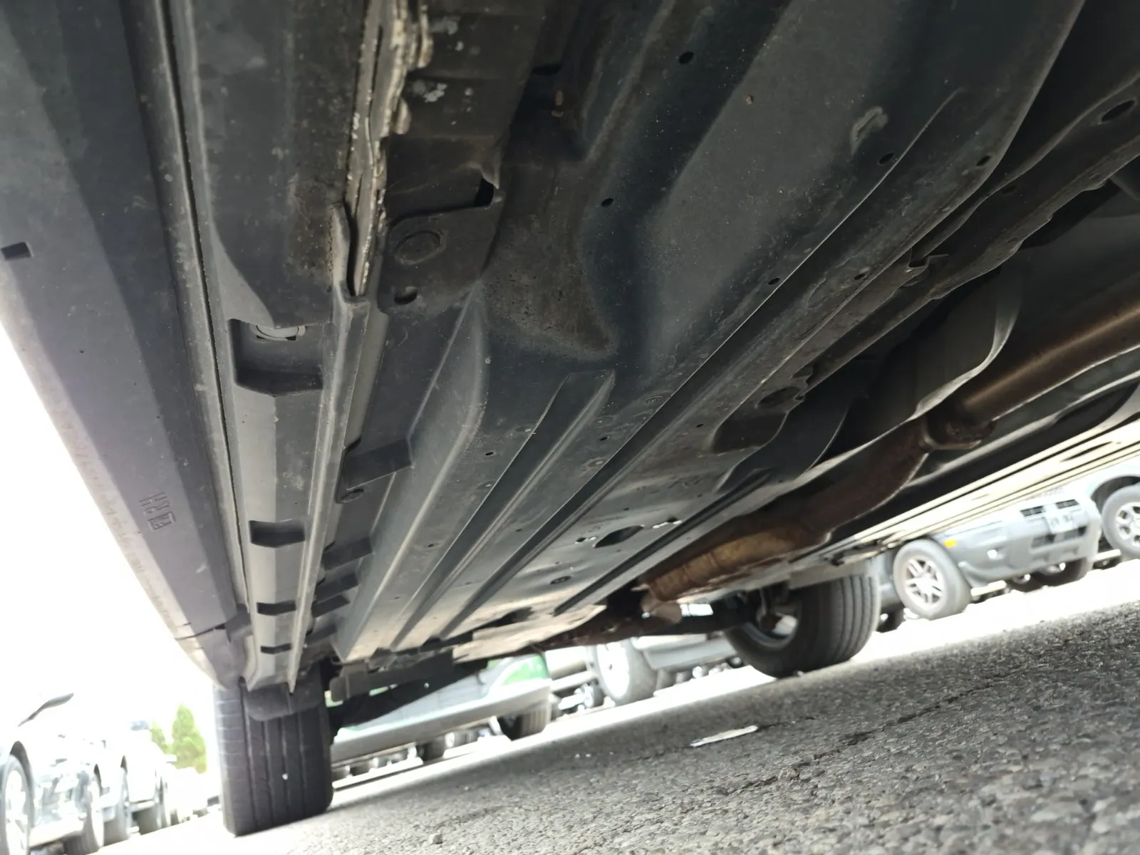Undercarriage - Passenger Photo