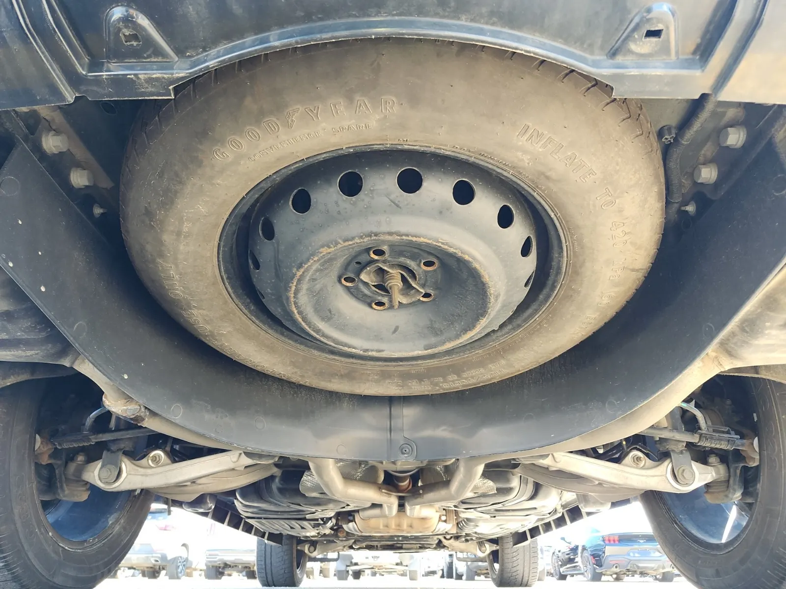 Undercarriage - Rear Photo