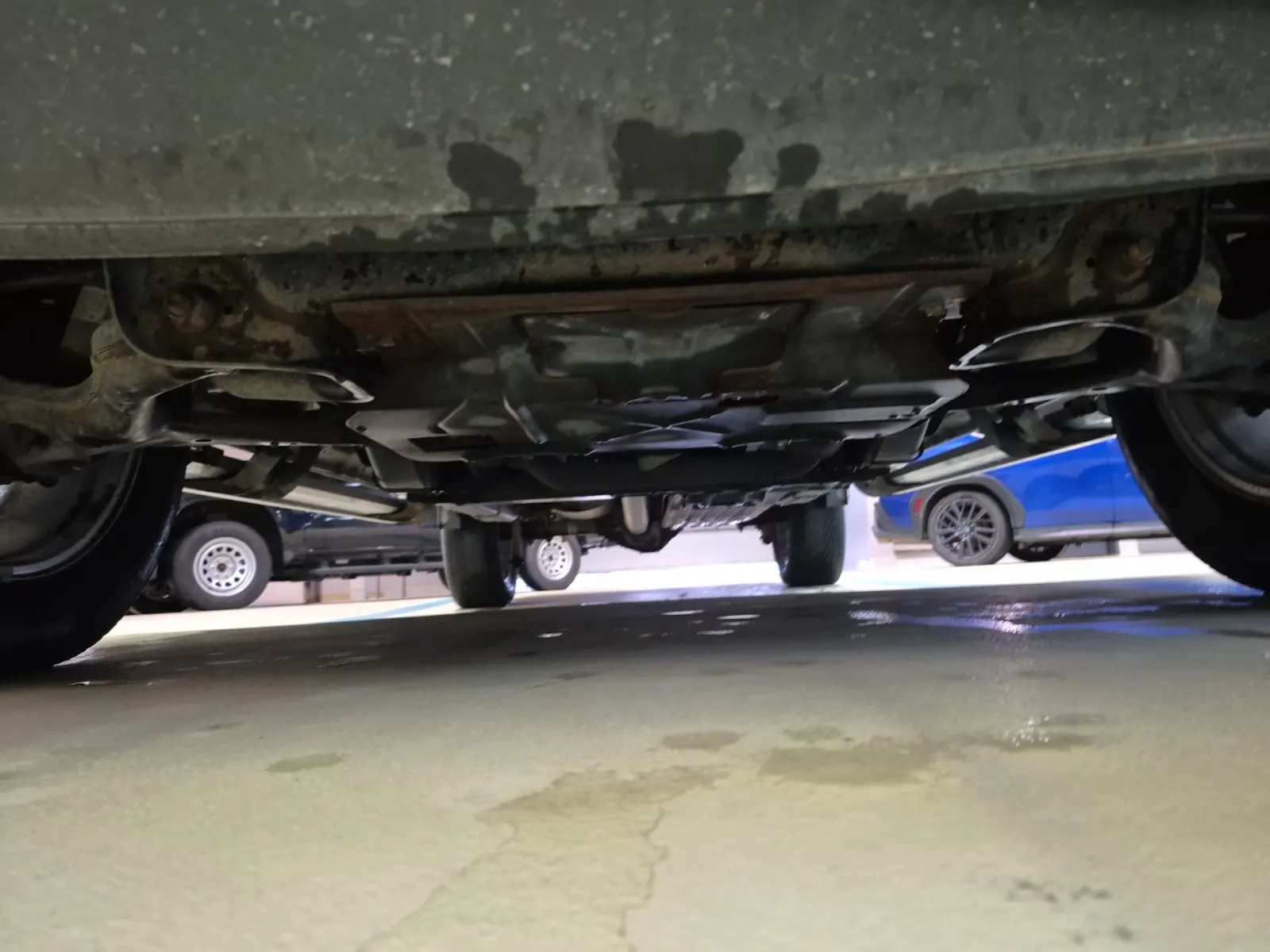 Undercarriage - Front Photo
