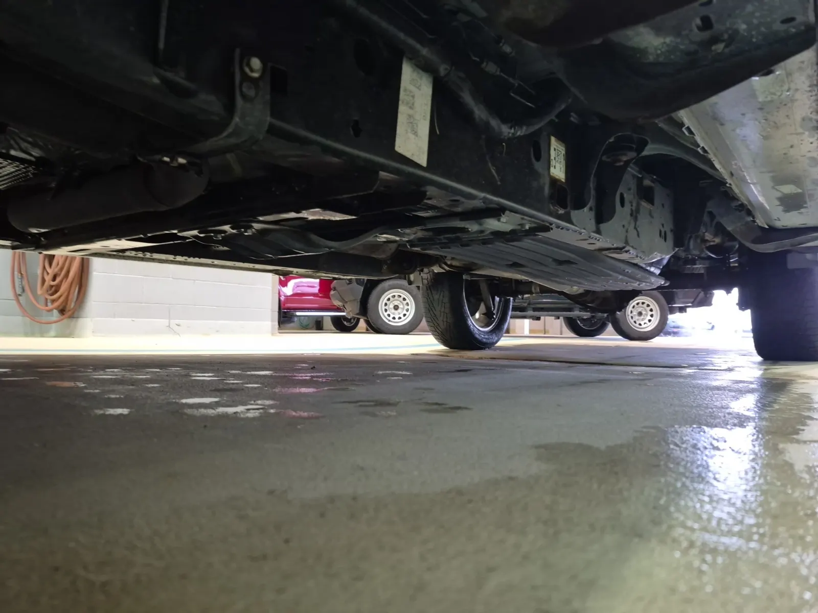Undercarriage - Driver Photo
