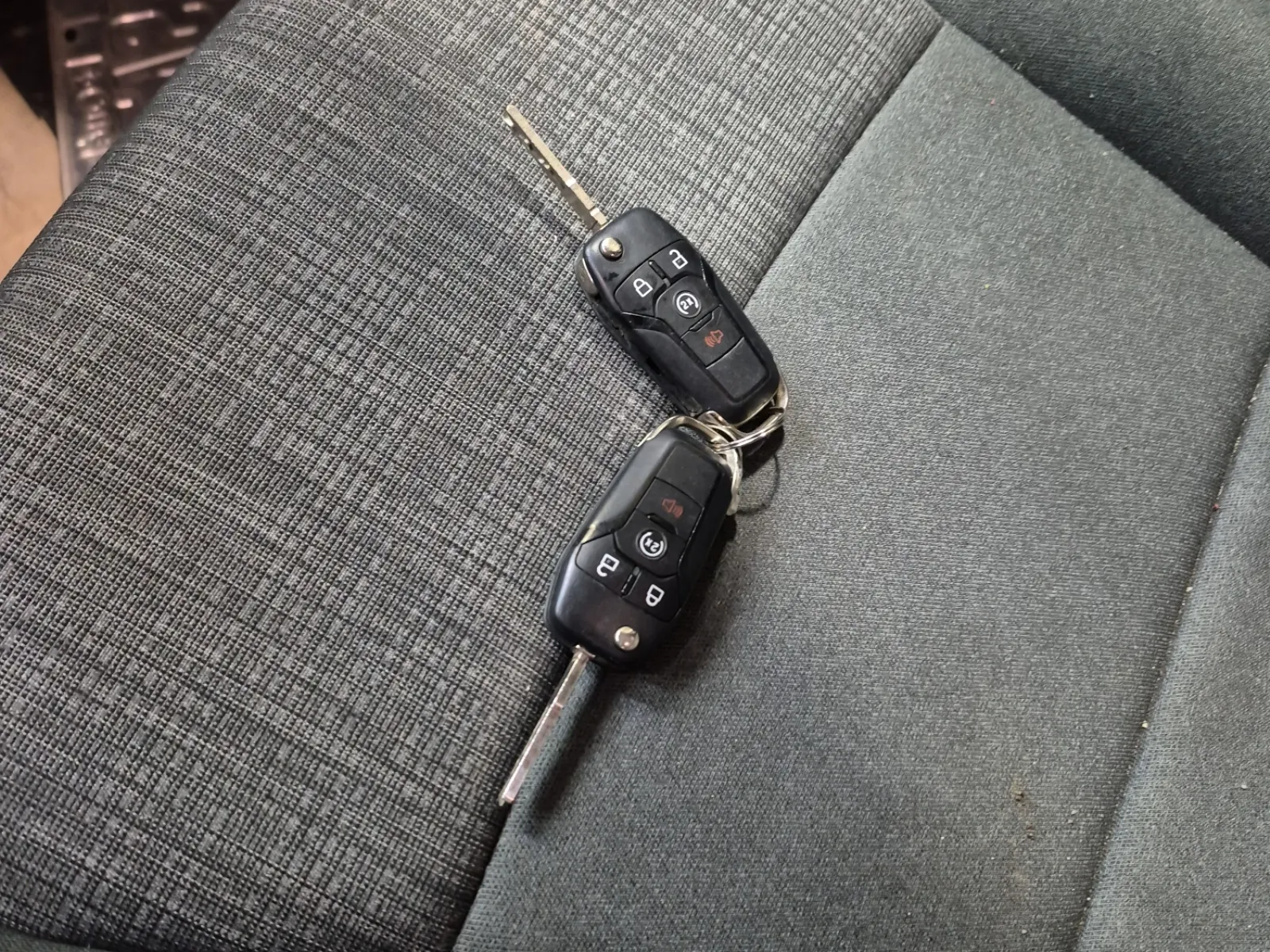 Keys/Fobs/Manual Photo
