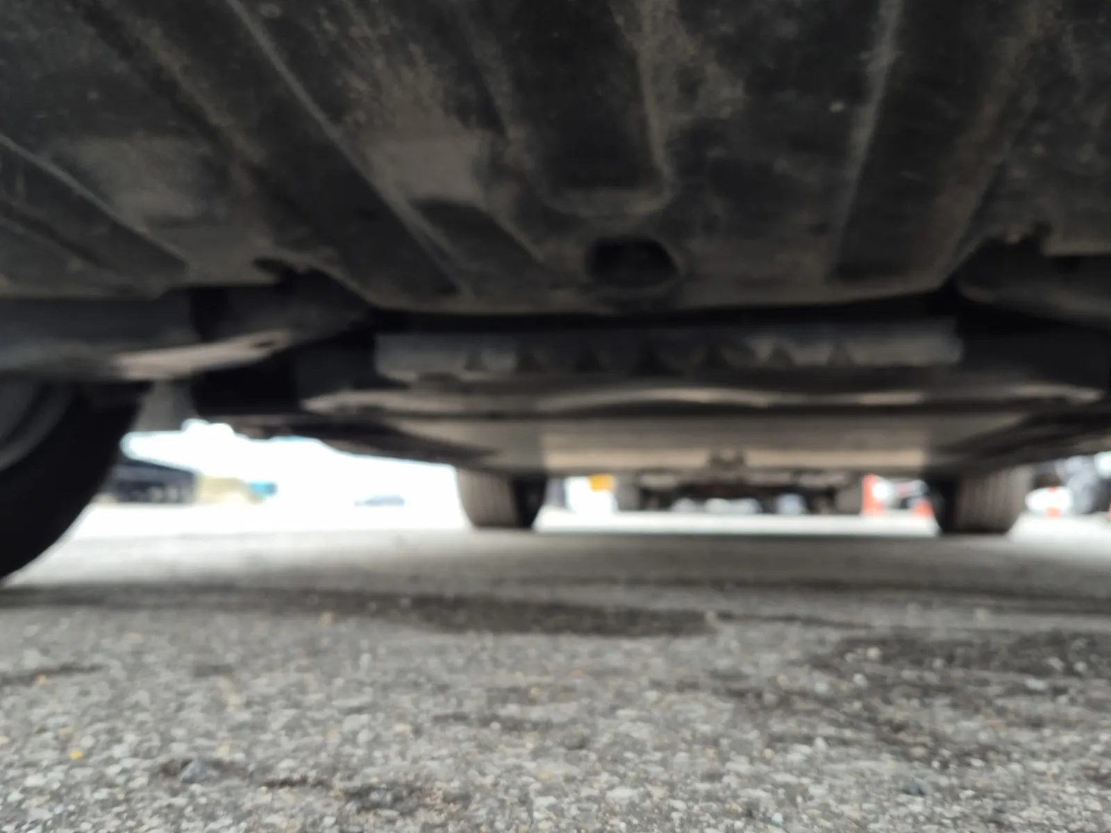 Undercarriage - Rear Photo