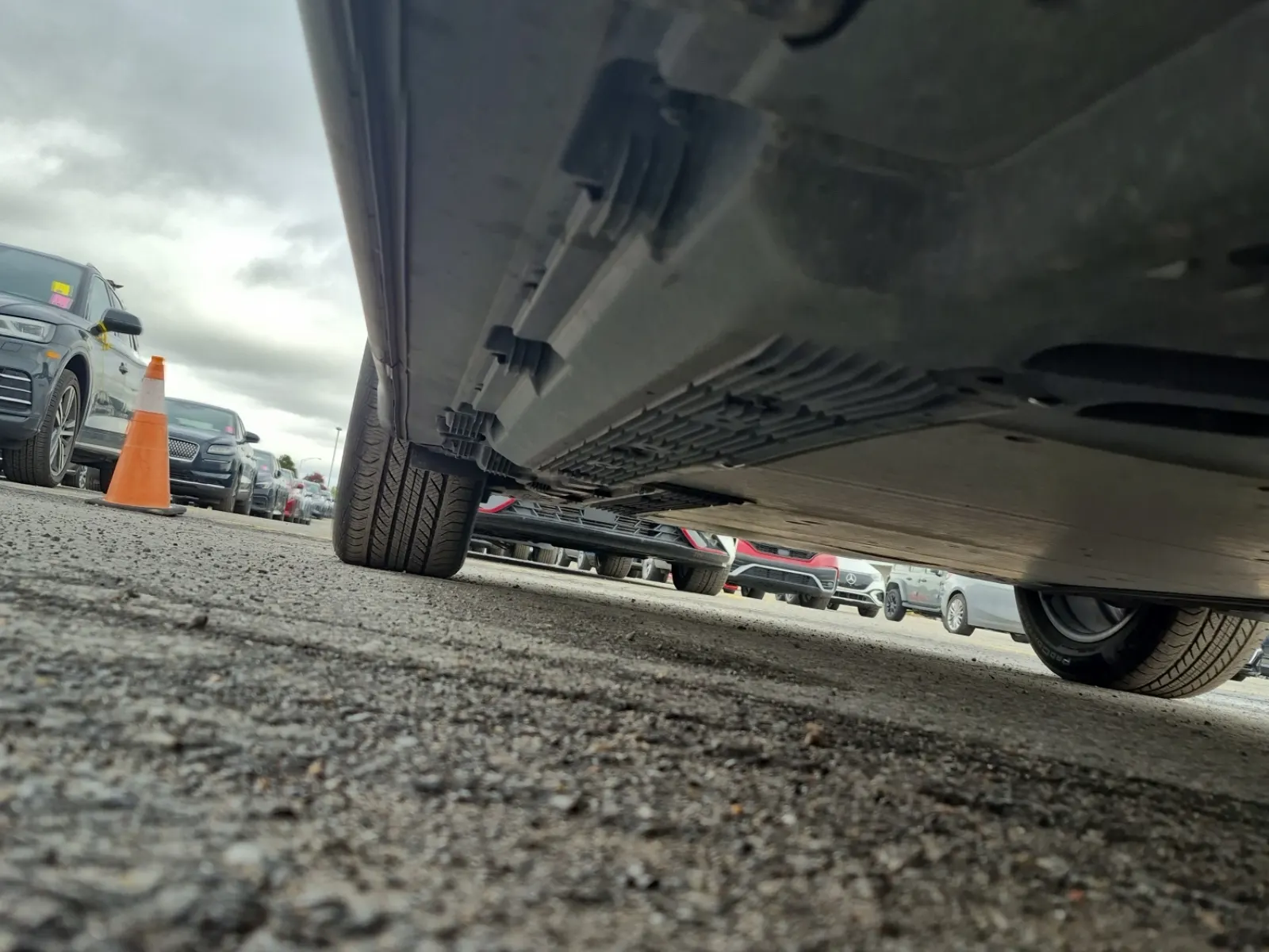 Undercarriage - Passenger Photo