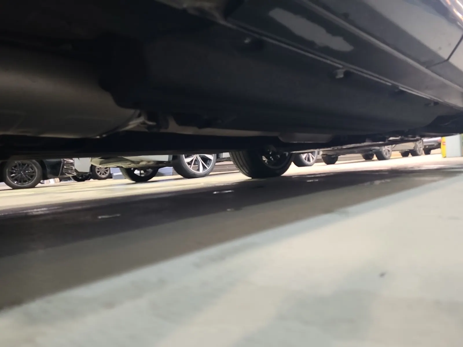 Undercarriage - Passenger Photo