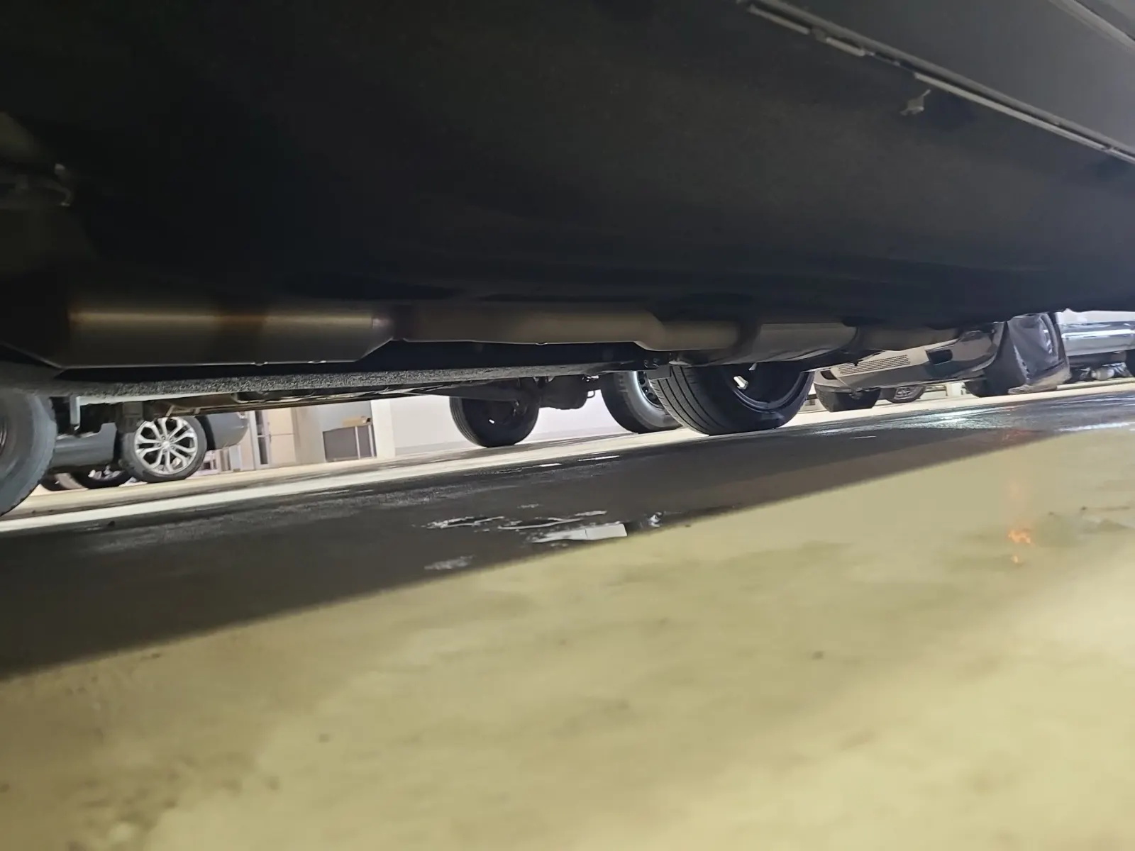 Undercarriage - Driver Photo