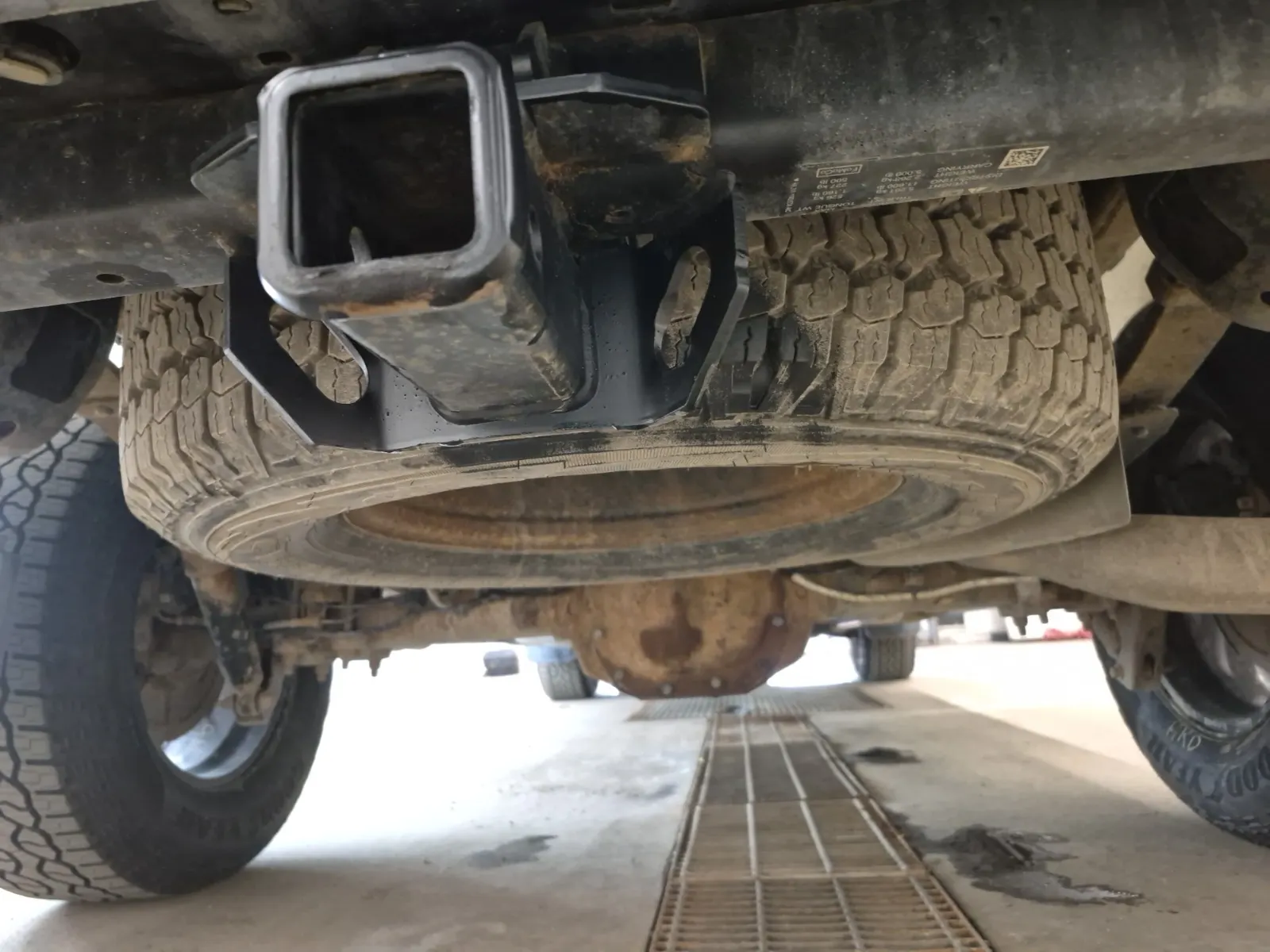 Undercarriage - Rear Photo