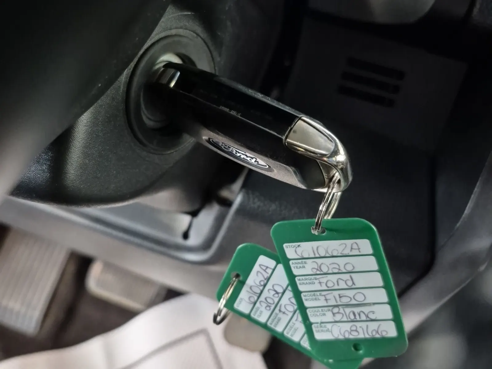 Keys/Fobs/Manual Photo