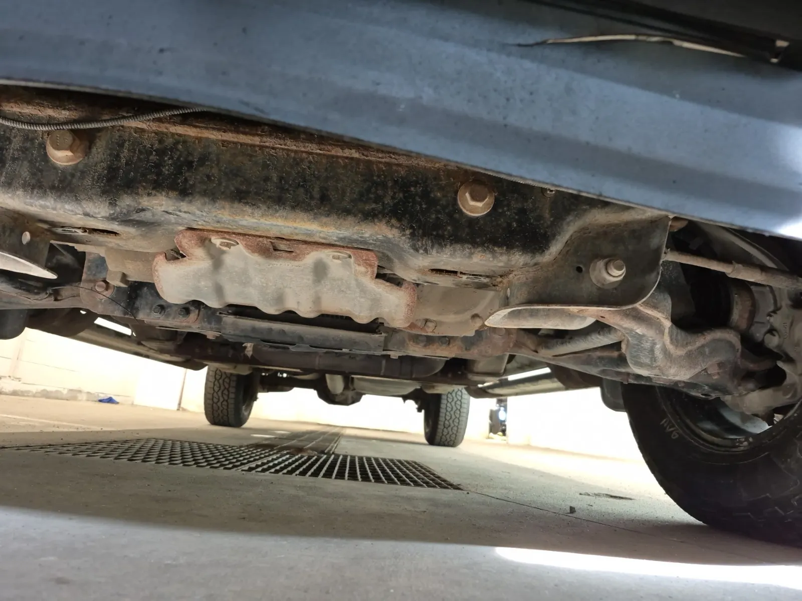 Undercarriage - Front Photo