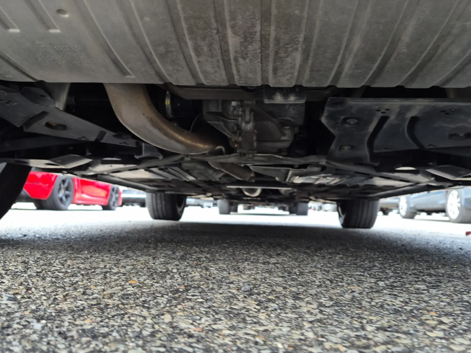 Undercarriage - Rear Photo