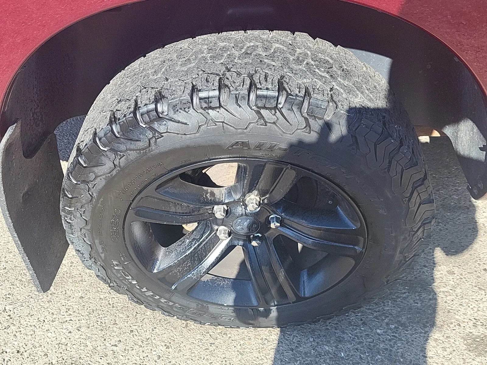 Right Rear Wheel/Tire Photo