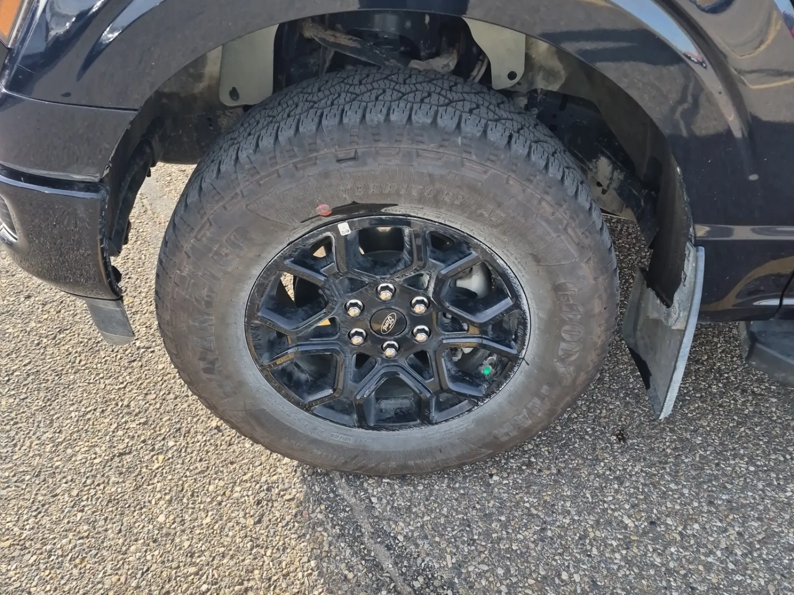 Front driver wheel/tire photo