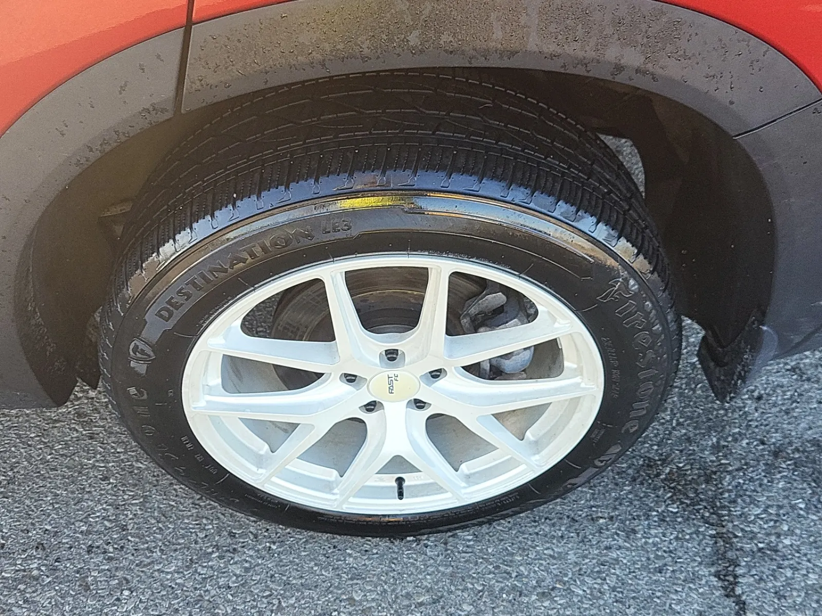 Left Rear Wheel/Tire Photo