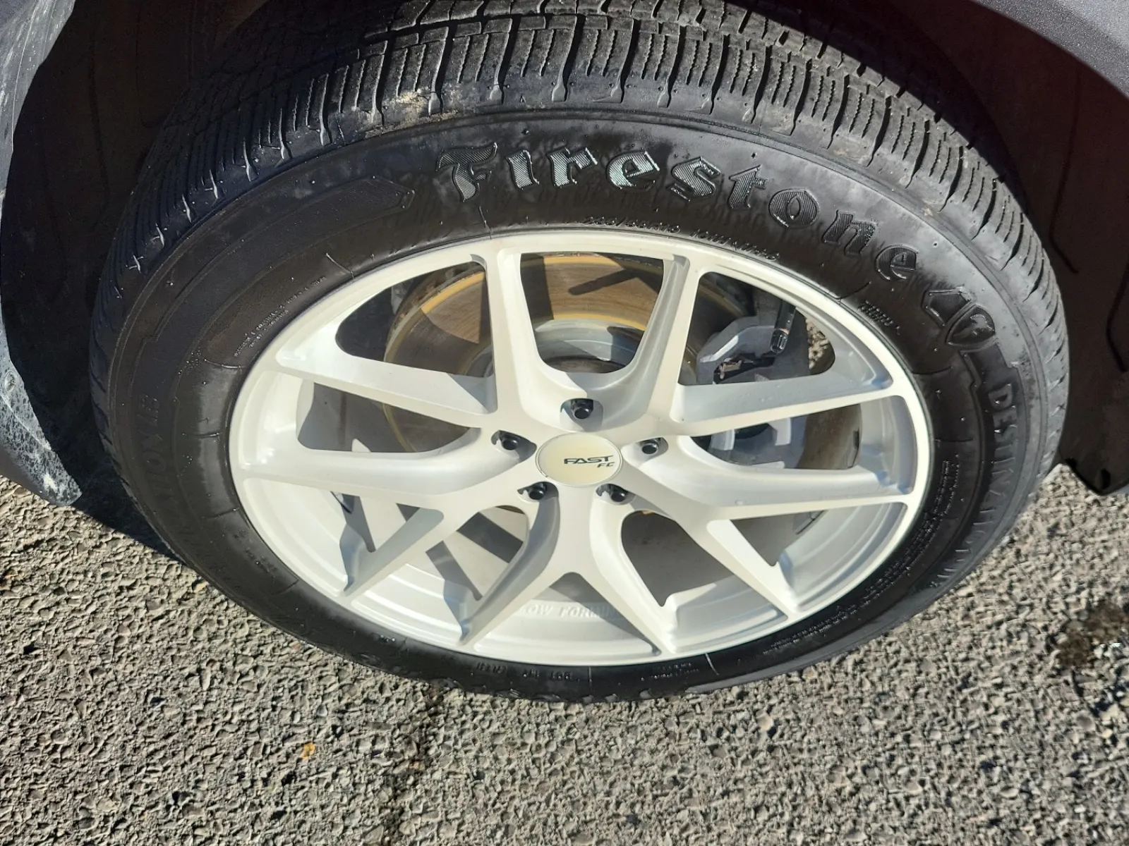 Right Front Wheel/Tire Photo