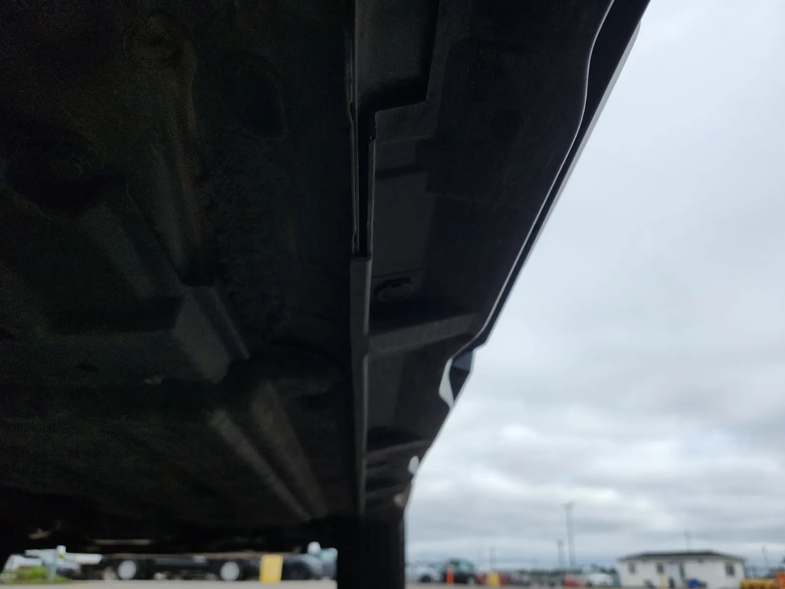Undercarriage - Passenger Photo