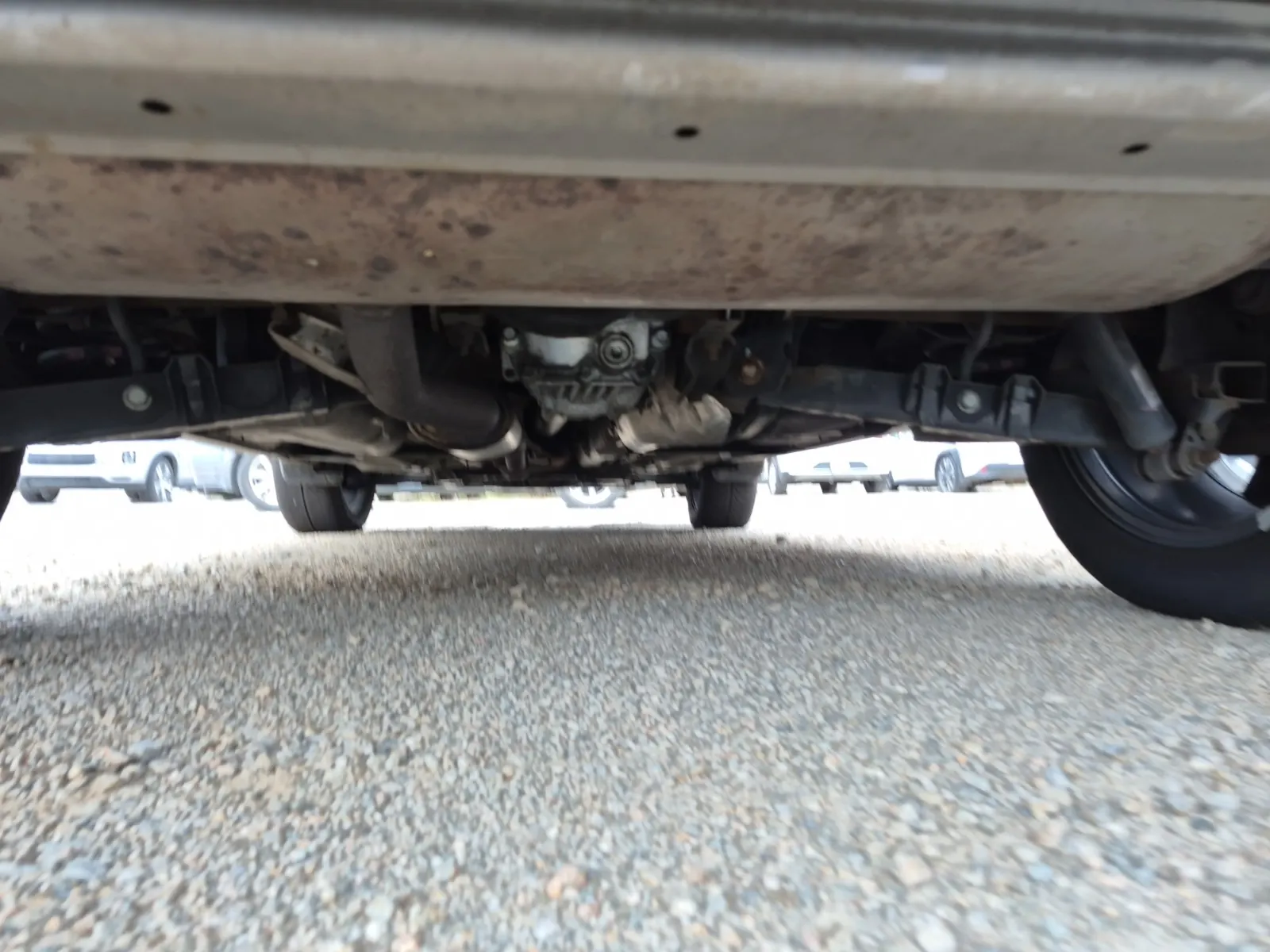 Undercarriage - Rear Photo