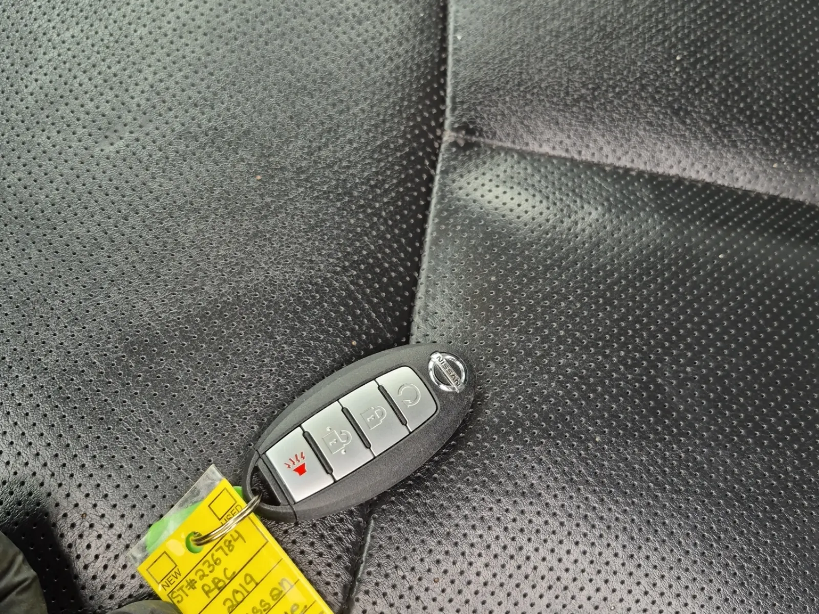 Keys/Fobs/Manual Photo