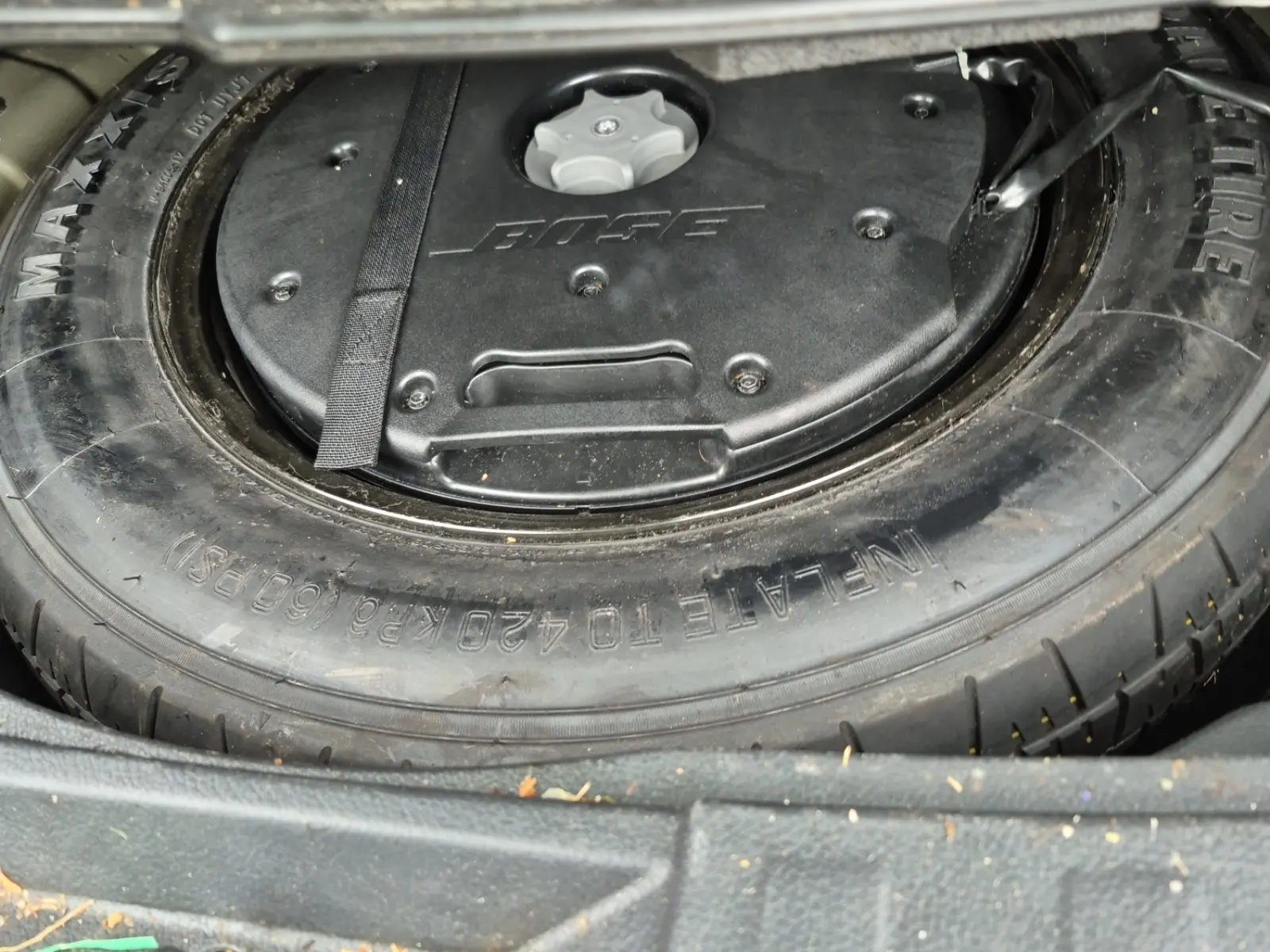 Spare Tire & Wheel Photo