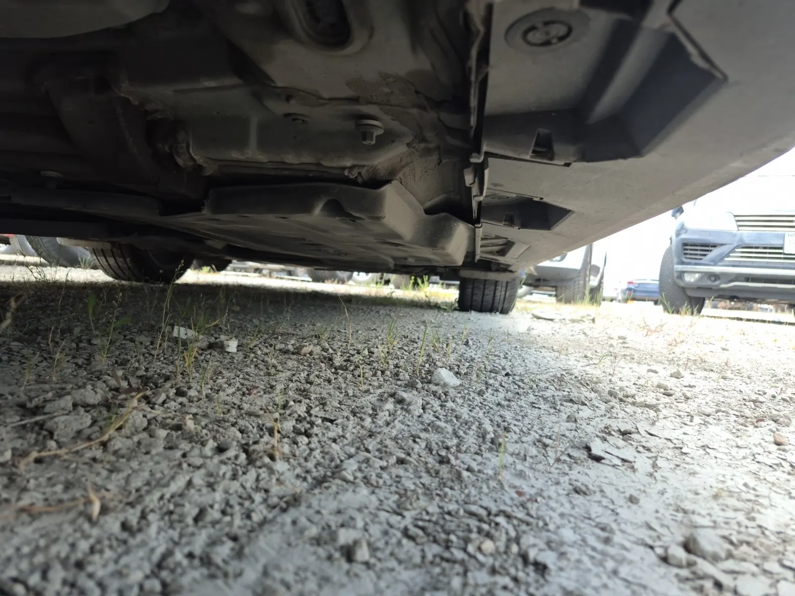 Undercarriage - Passenger Photo