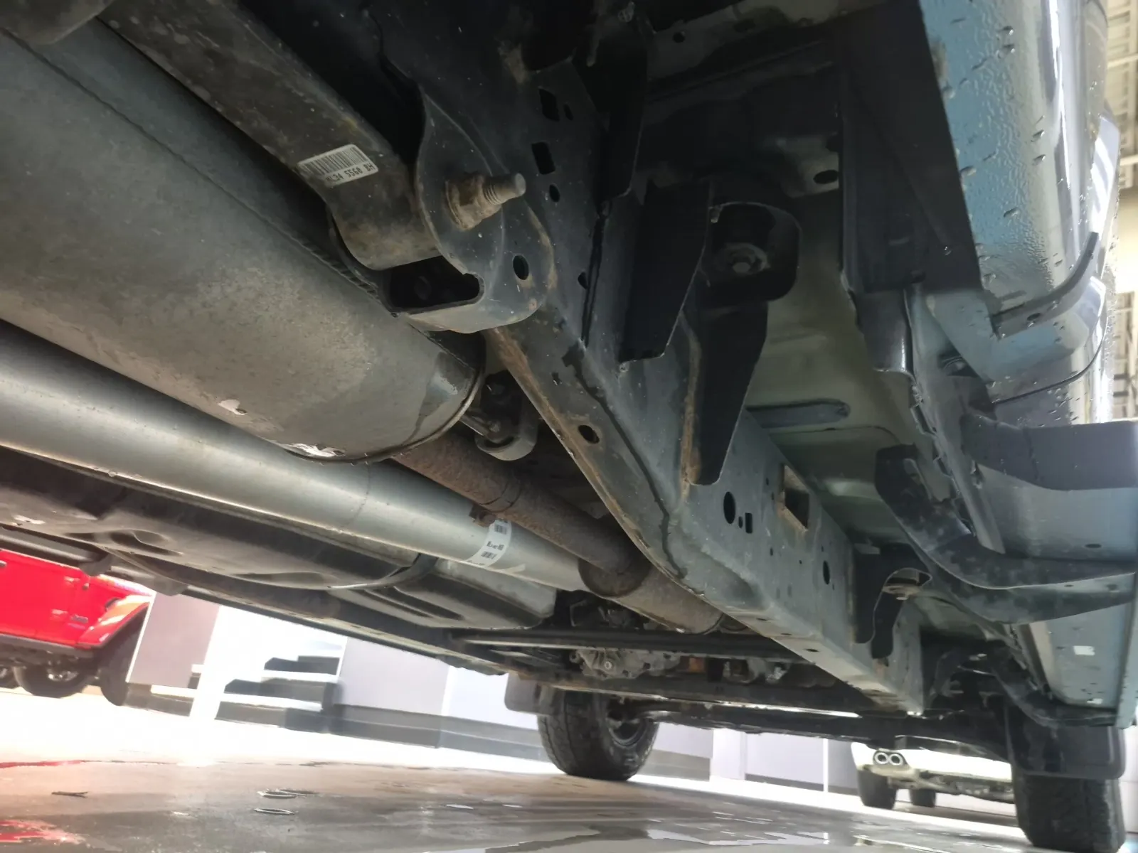 Undercarriage - Passenger Photo