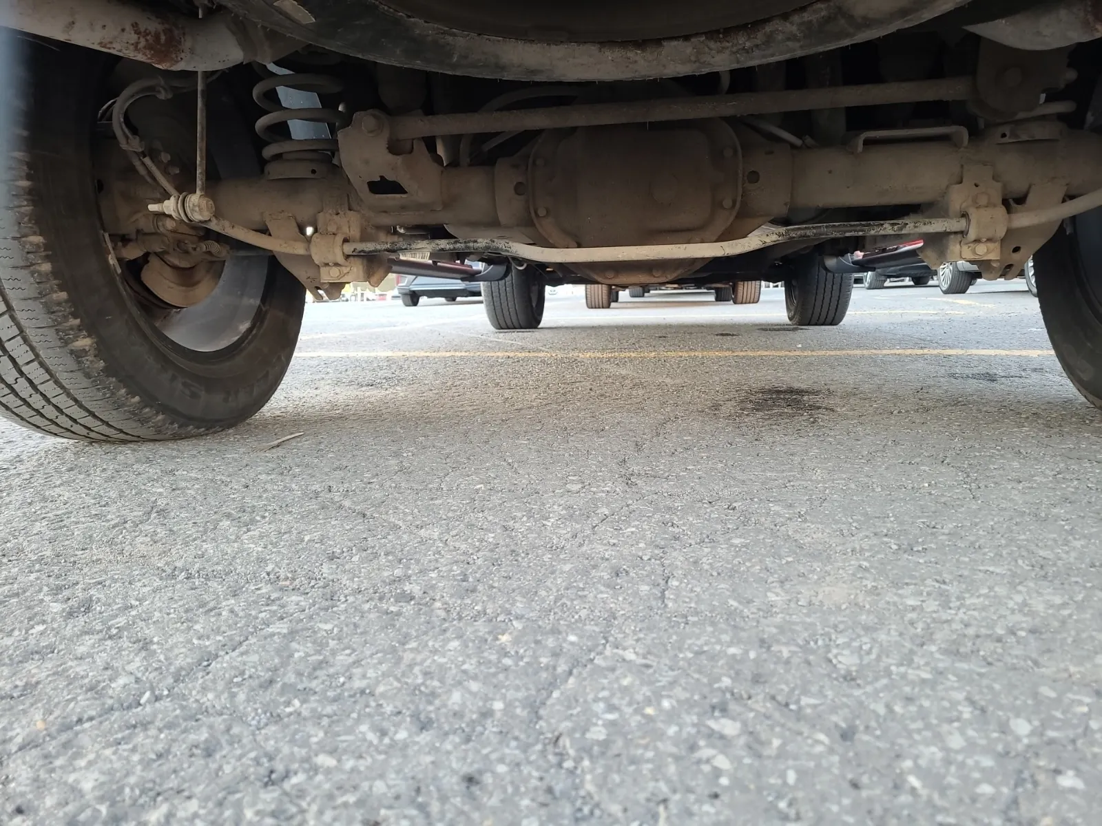 Undercarriage - Rear Photo