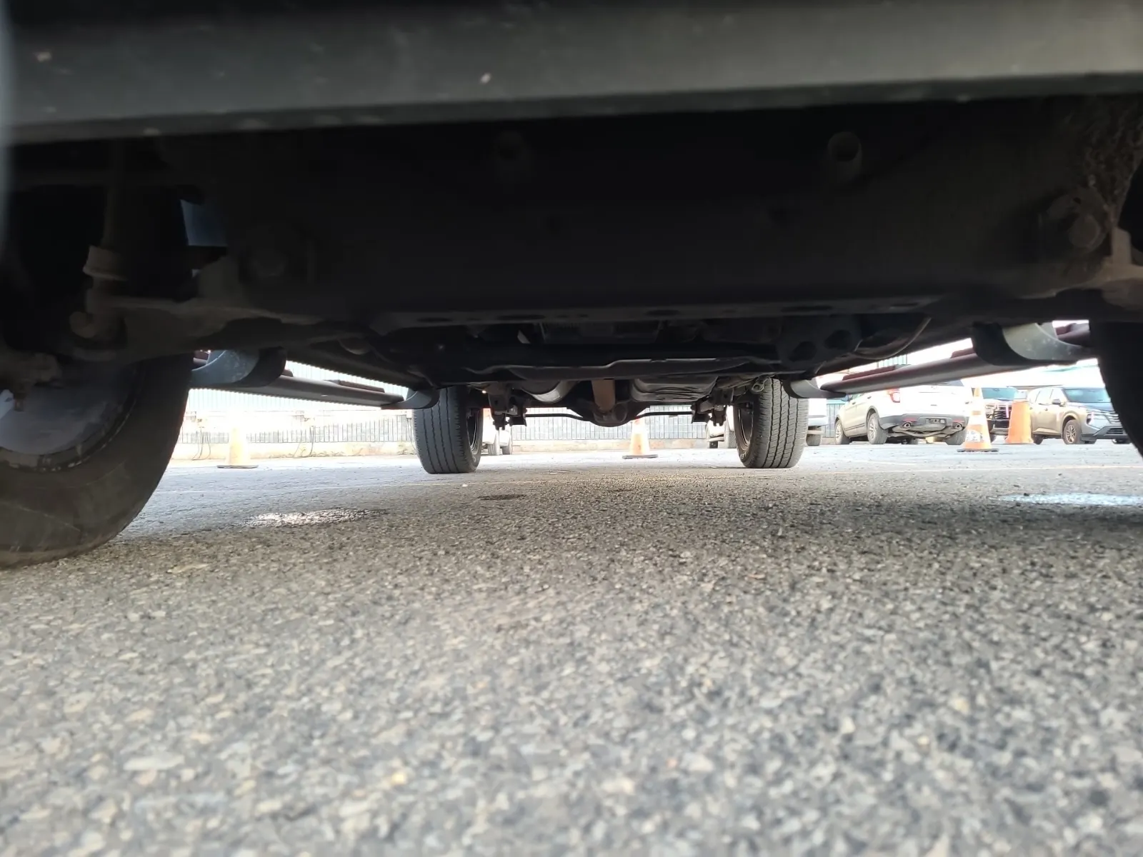 Undercarriage - Front Photo