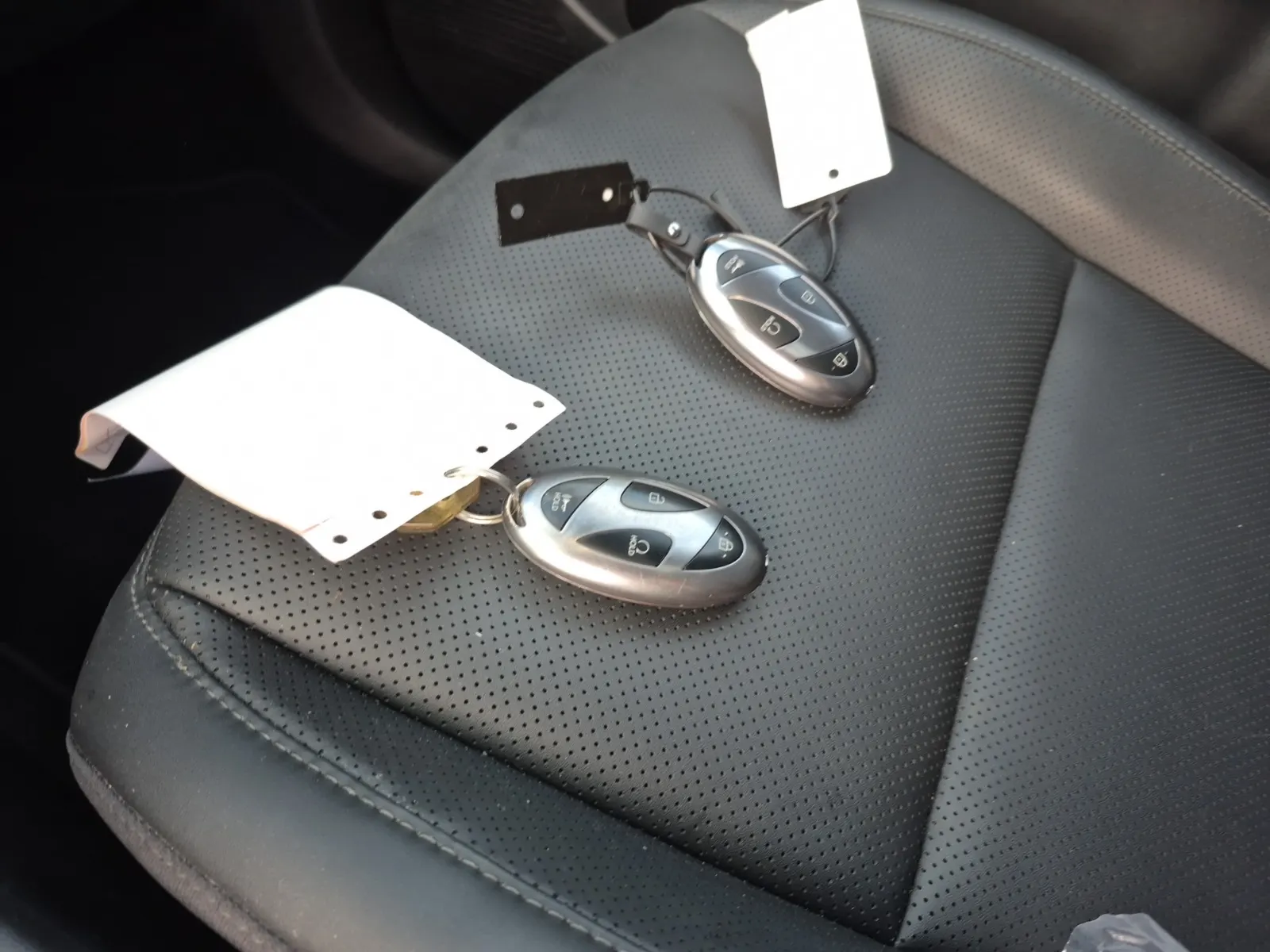 Keys/Fobs/Manual Photo