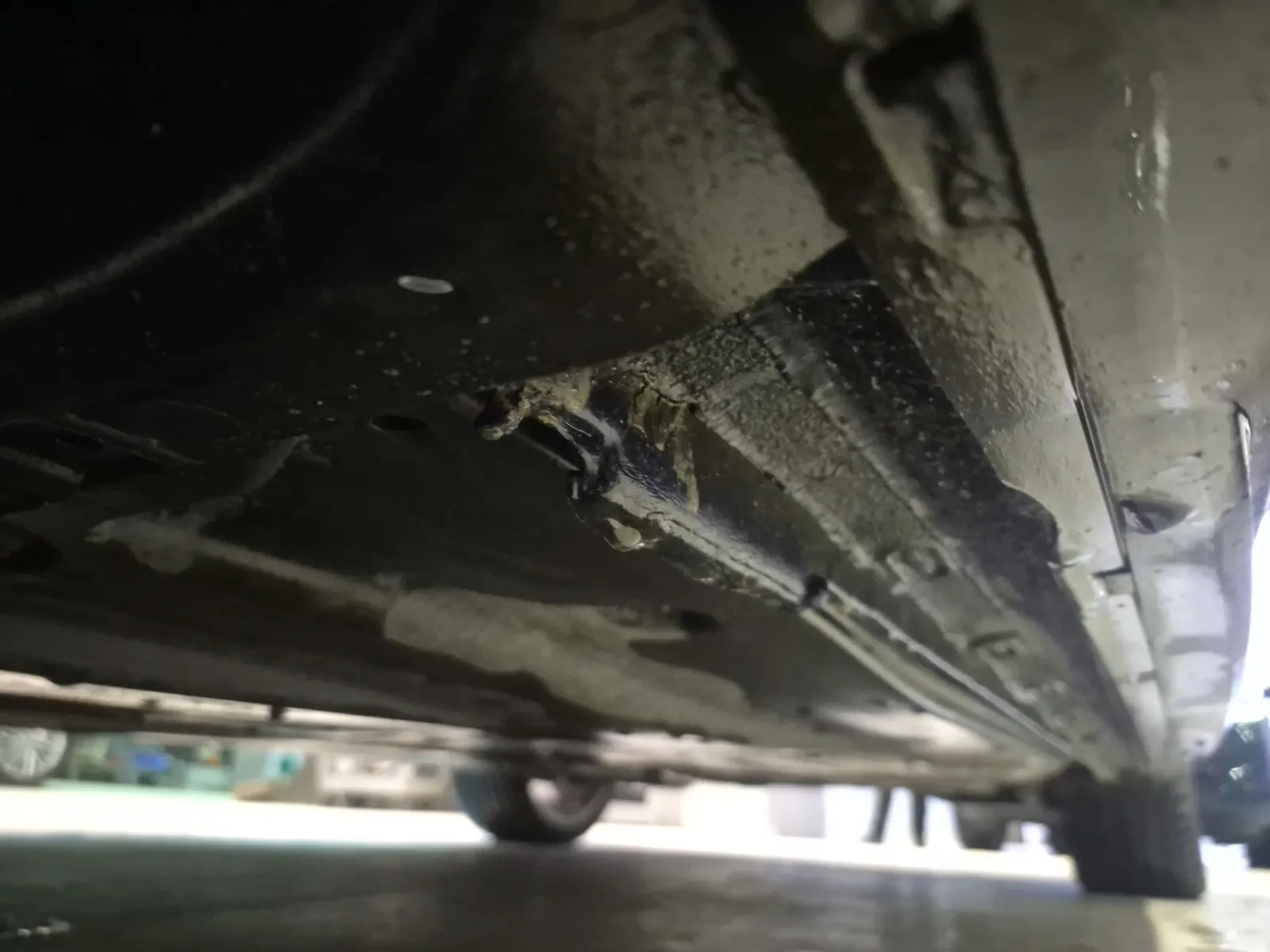 Undercarriage - Driver Photo