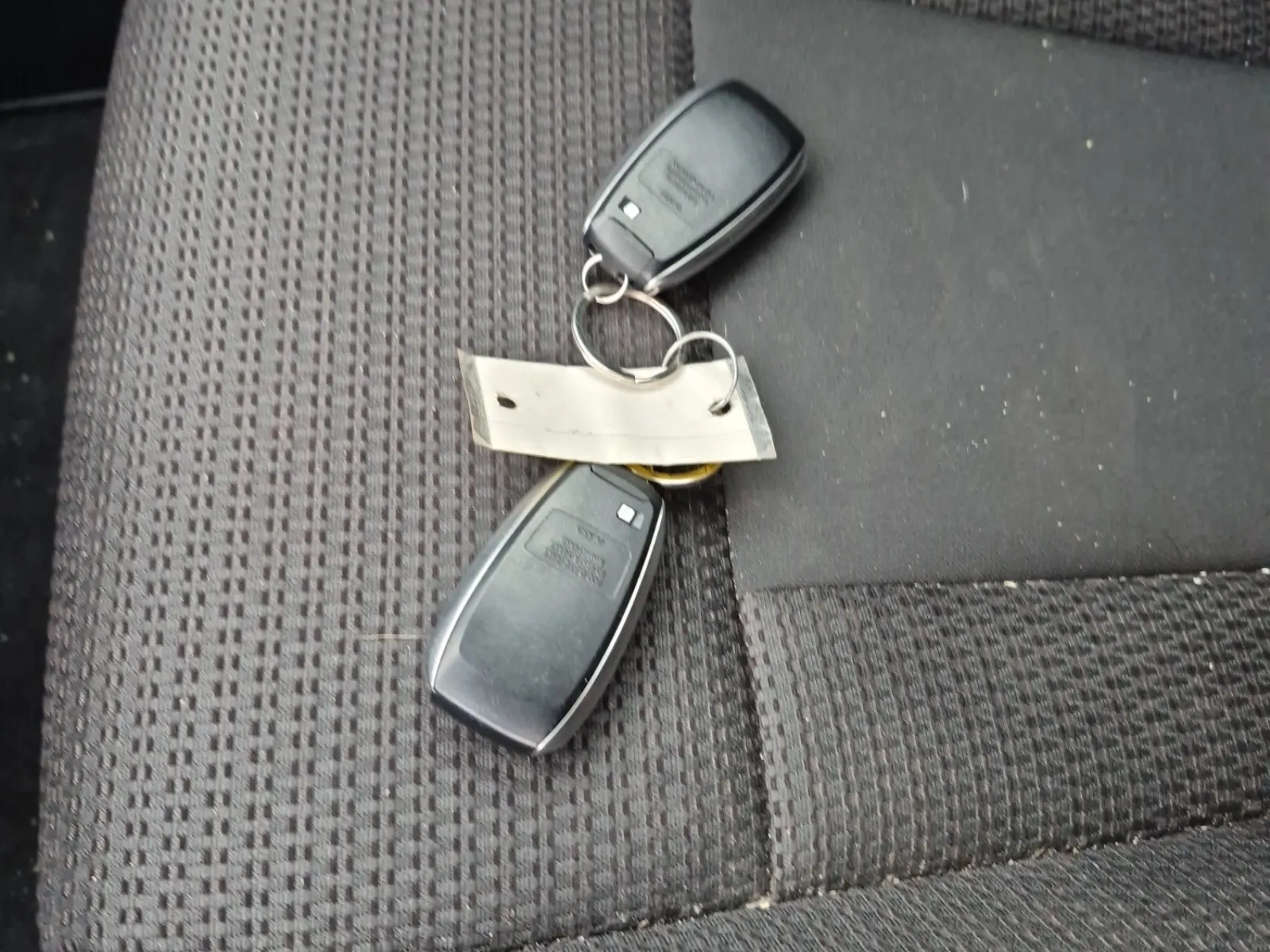 Keys/Fobs/Manual Photo