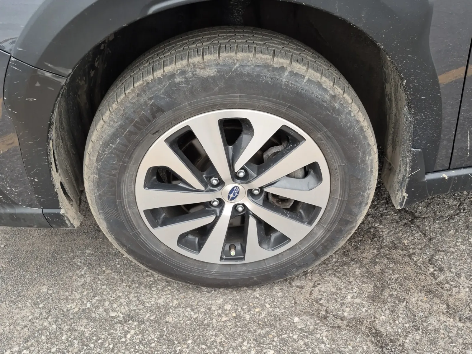 Front driver wheel/tire photo