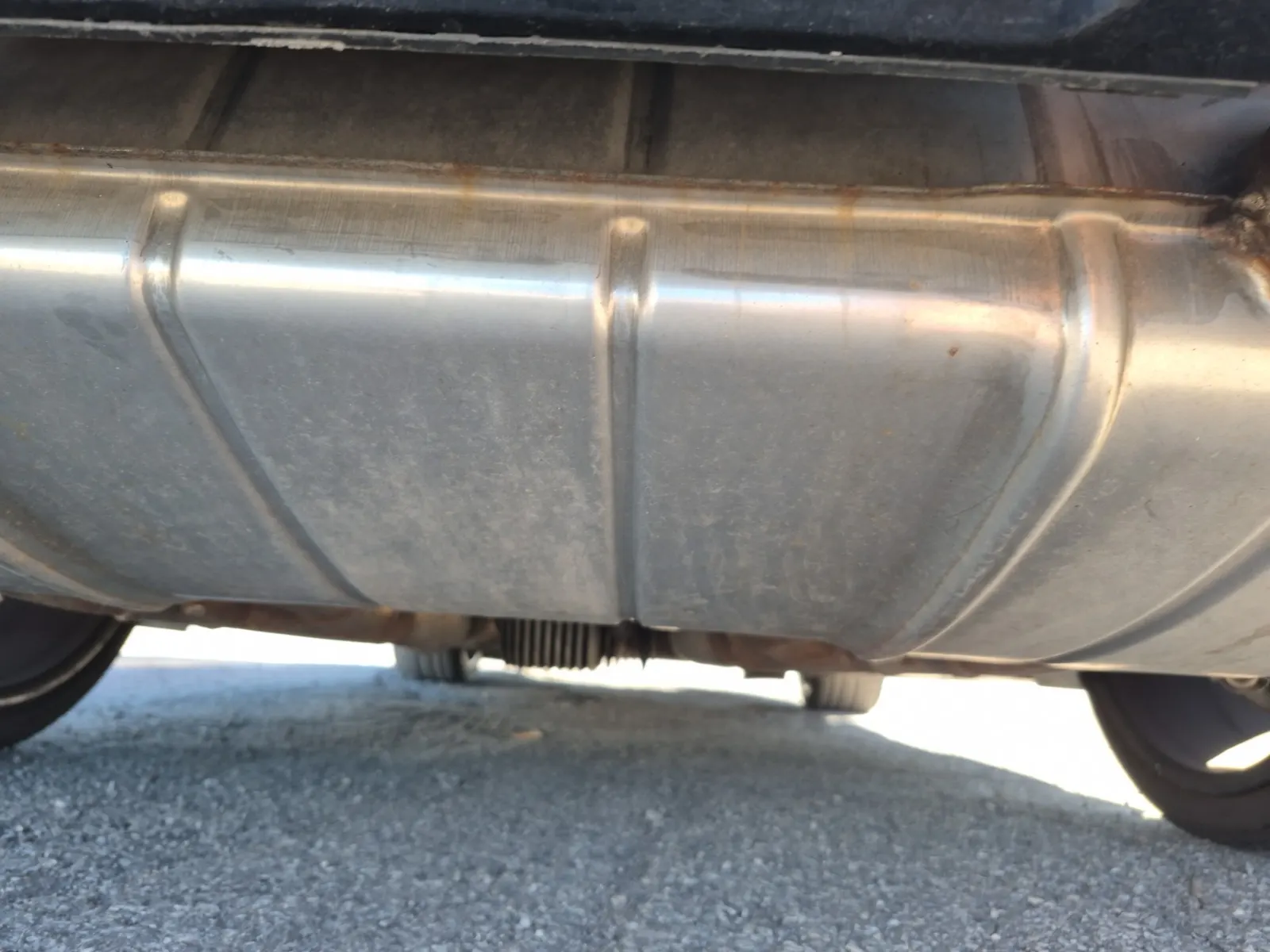 Undercarriage - Rear Photo