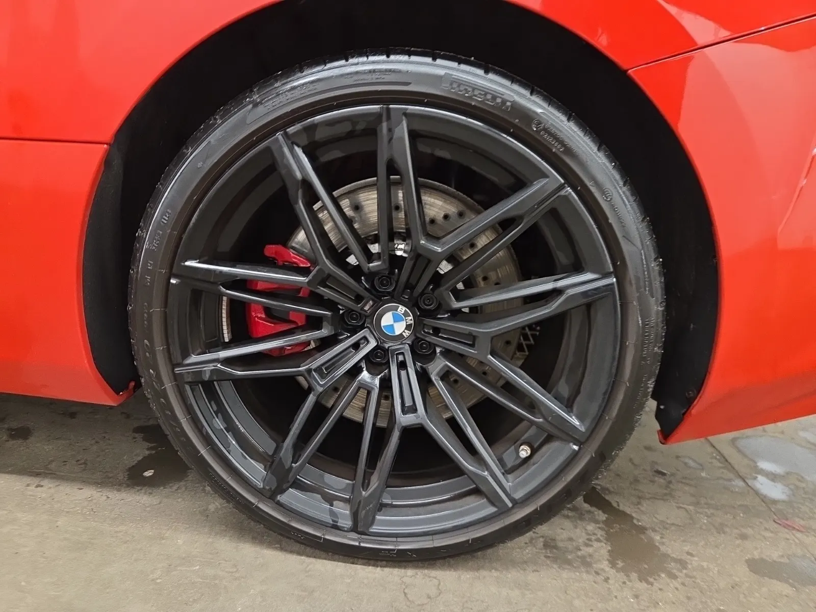 Left Rear Wheel/Tire Photo