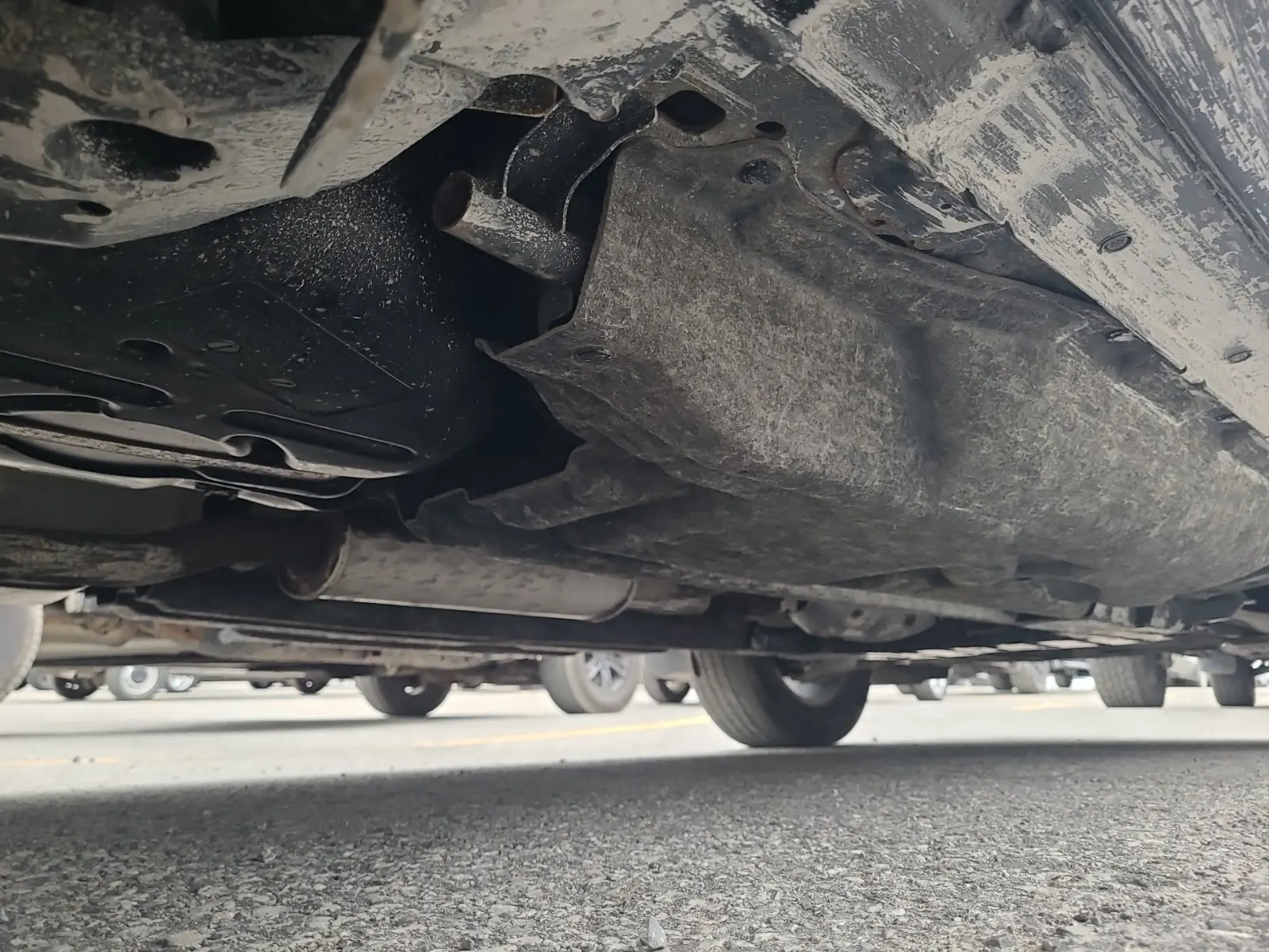 Undercarriage - Passenger Photo