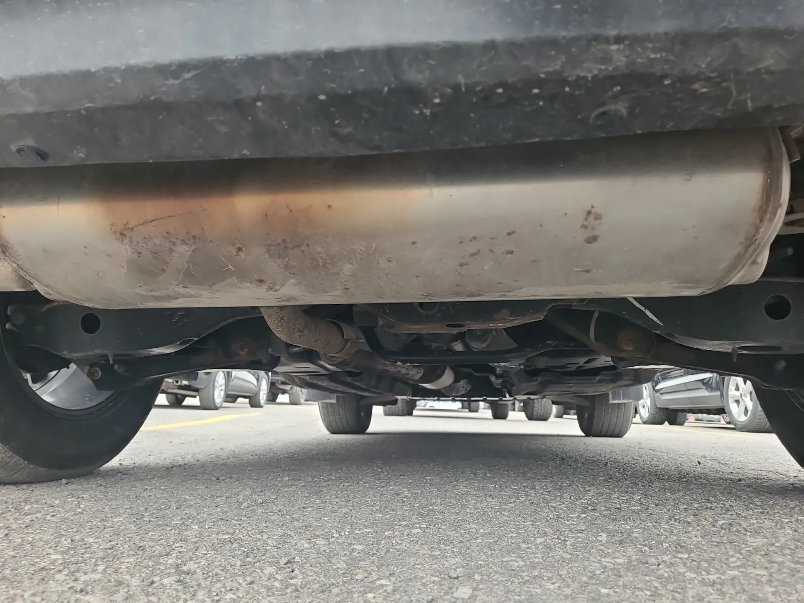 Undercarriage - Rear Photo