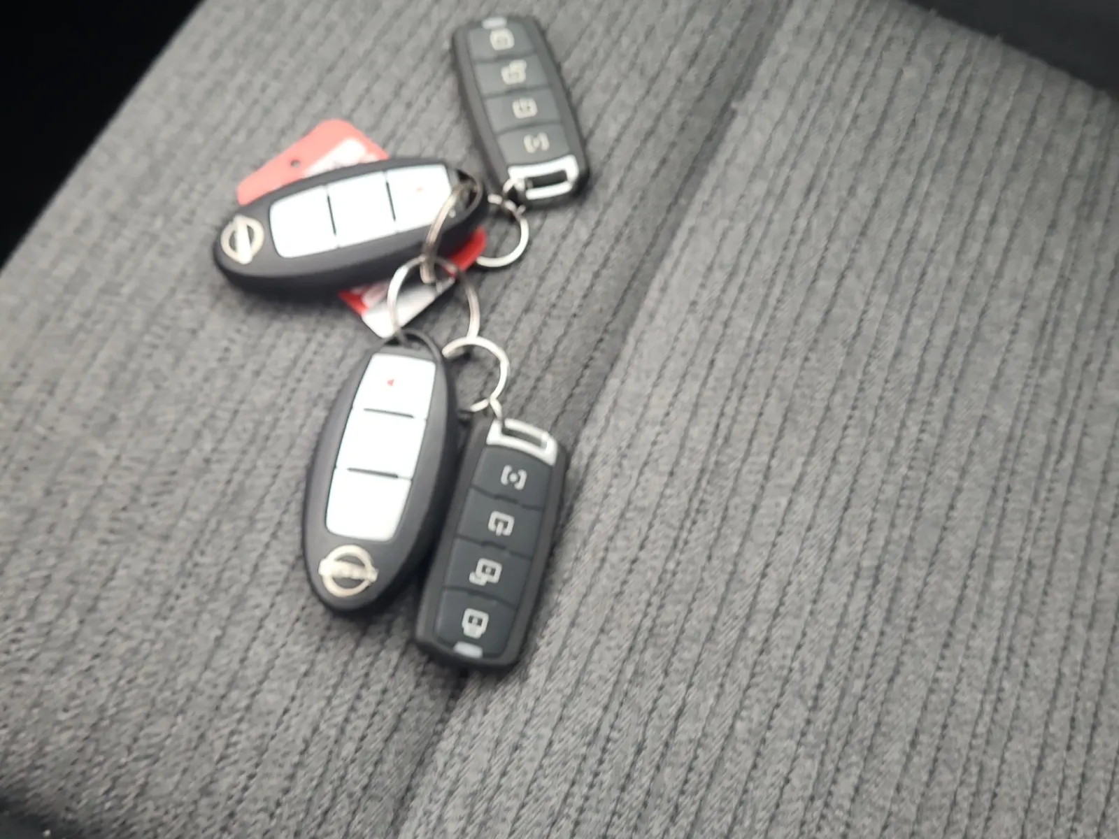 Keys/Fobs/Manual Photo