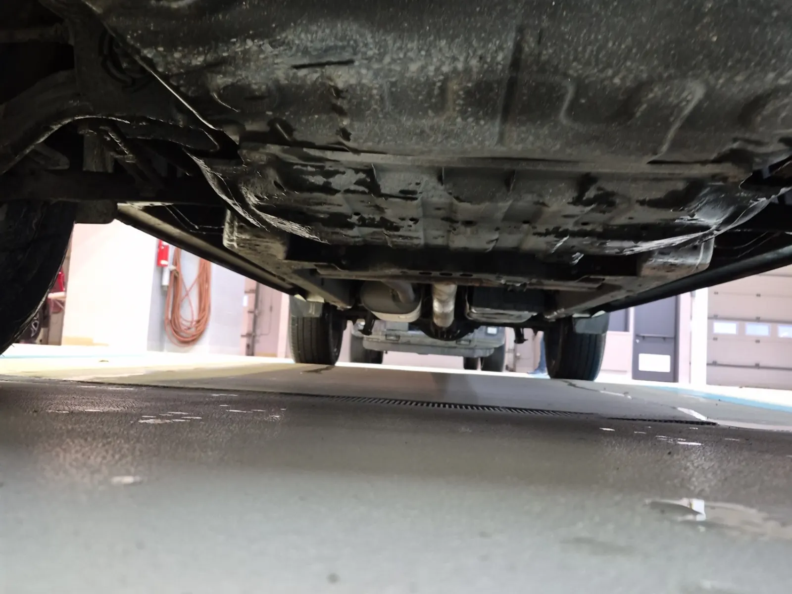 Undercarriage - Front Photo