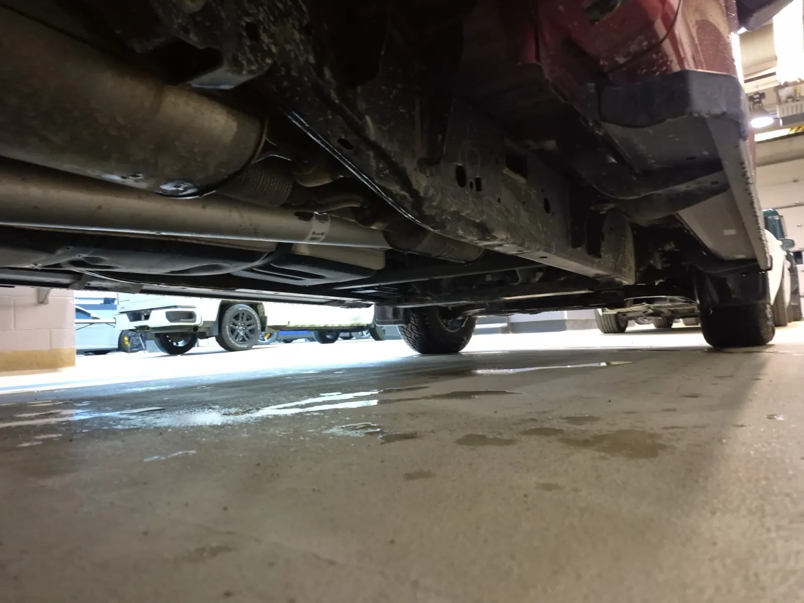 Undercarriage - Passenger Photo