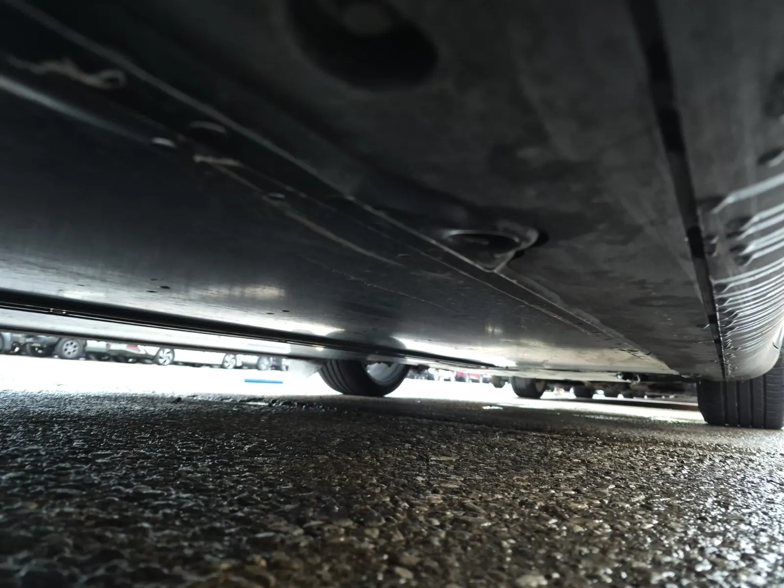 Undercarriage - Passenger Photo