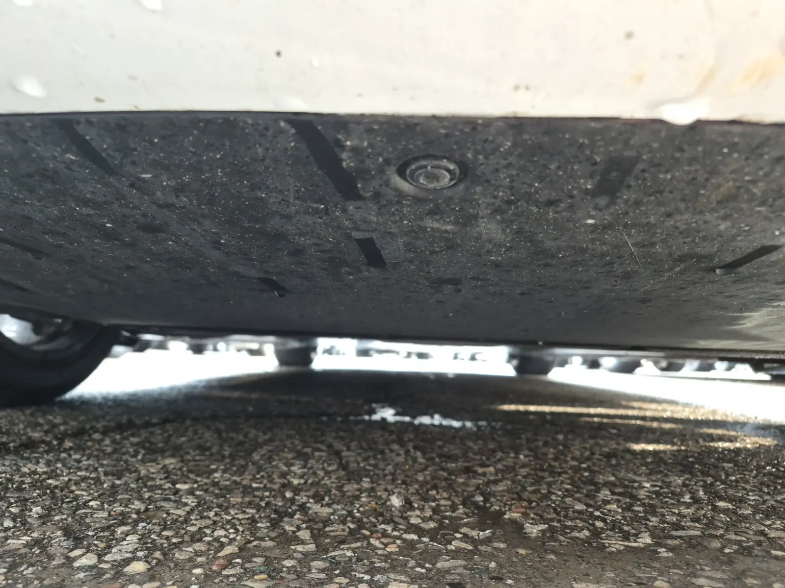 Undercarriage - Front Photo