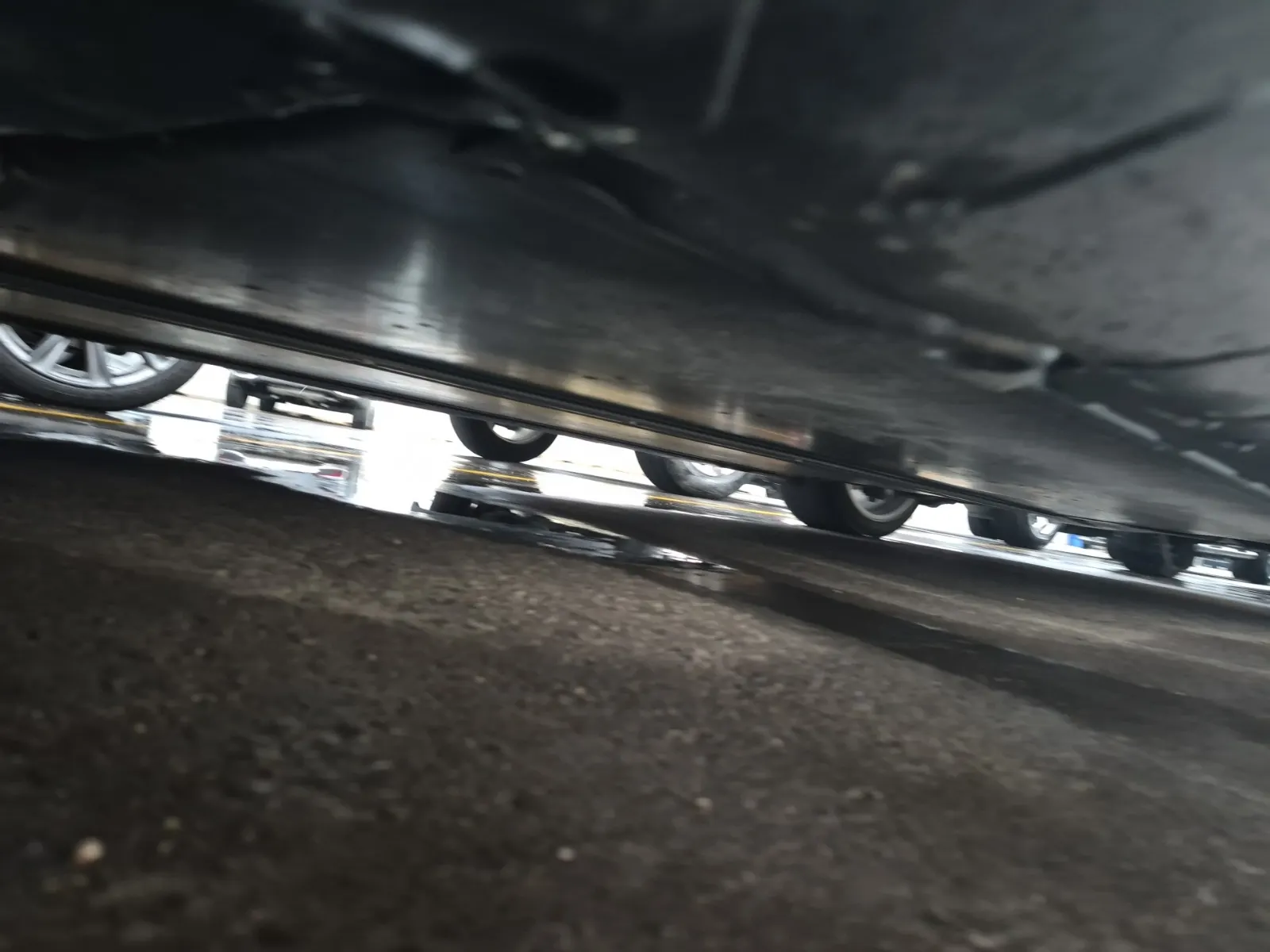 Undercarriage - Driver Photo