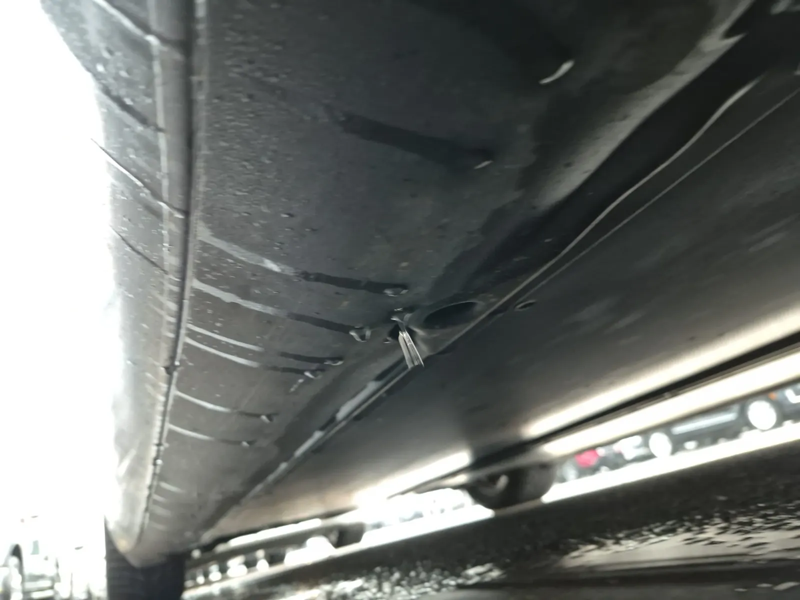 Undercarriage - Passenger Photo