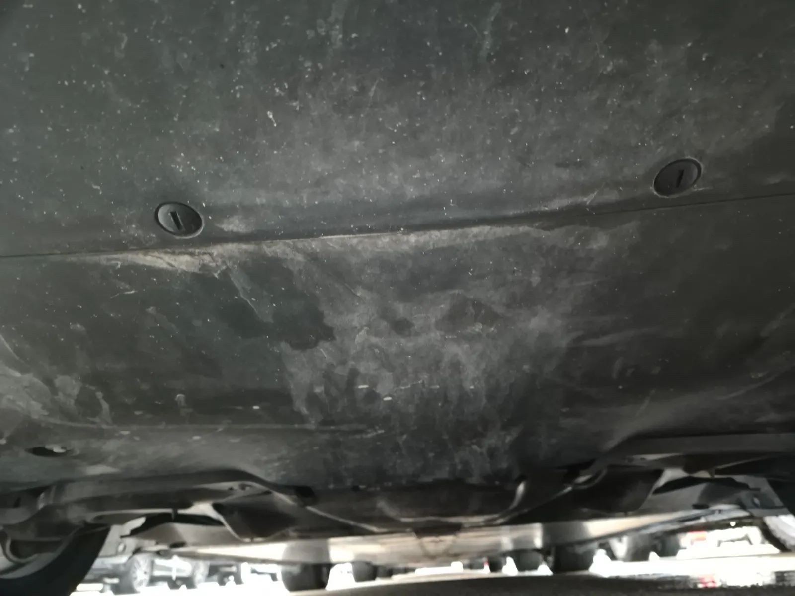 Undercarriage - Rear Photo