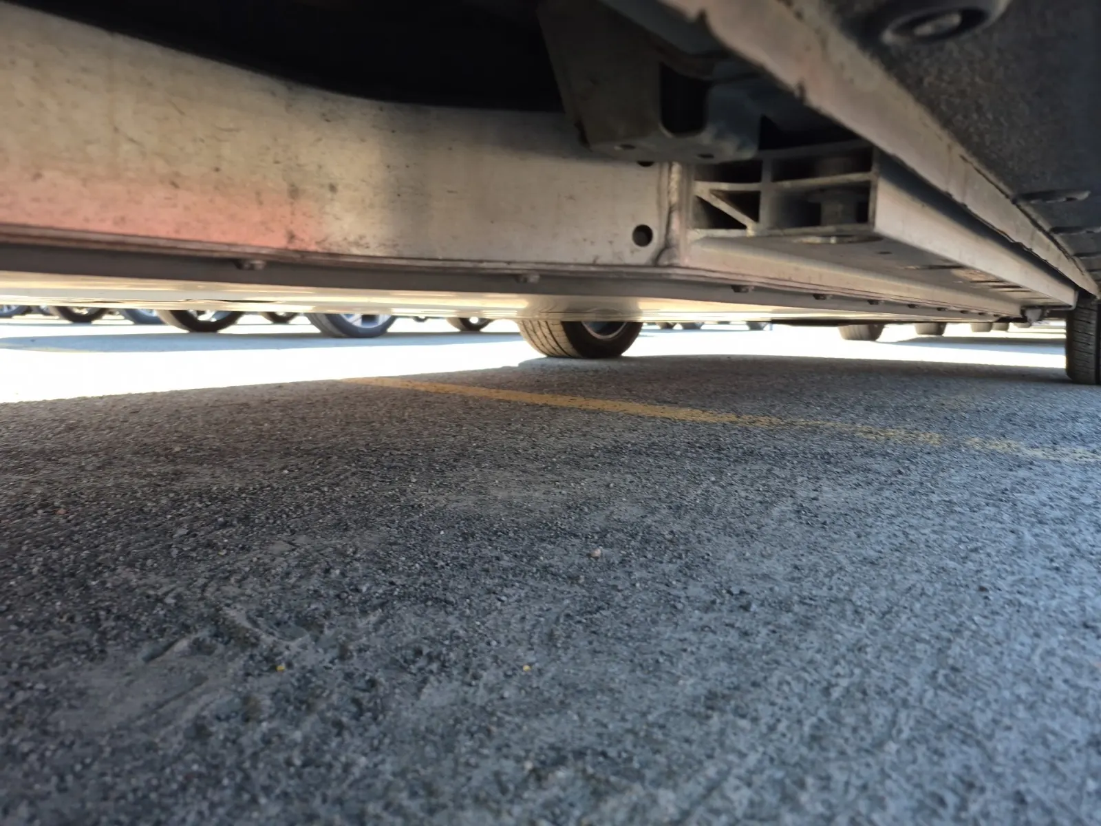 Undercarriage - Passenger Photo