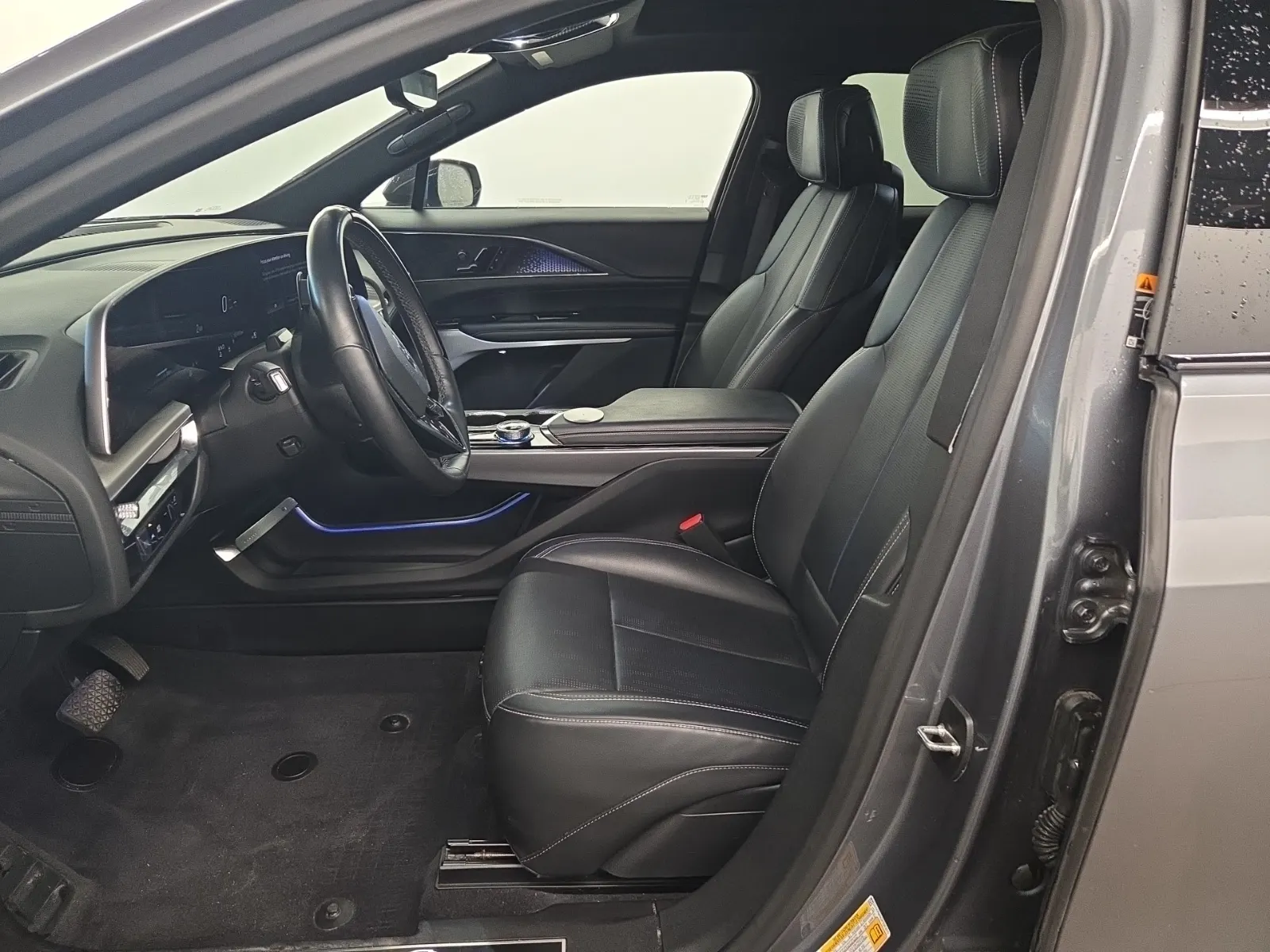 Front Interior Photo