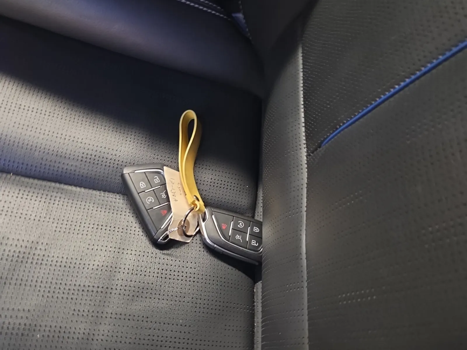 Keys/Fobs/Manual Photo