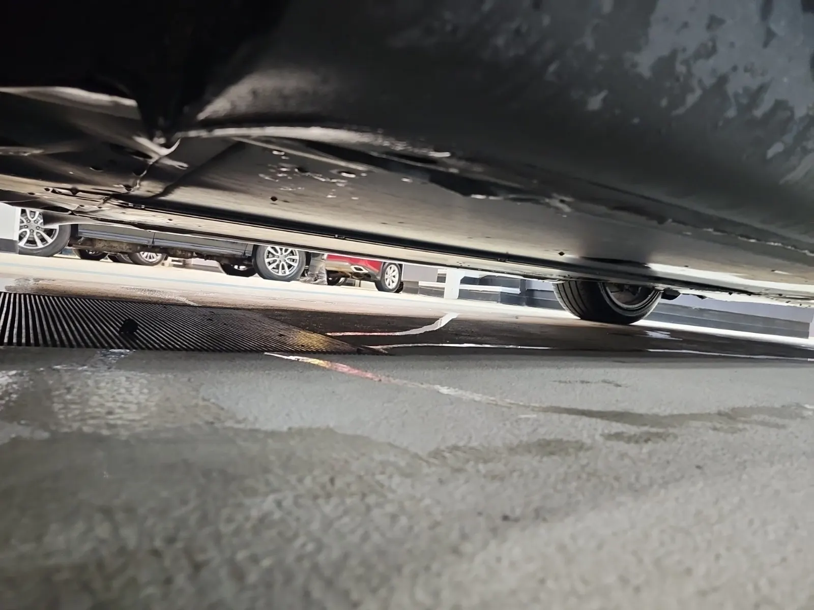 Undercarriage - Passenger Photo
